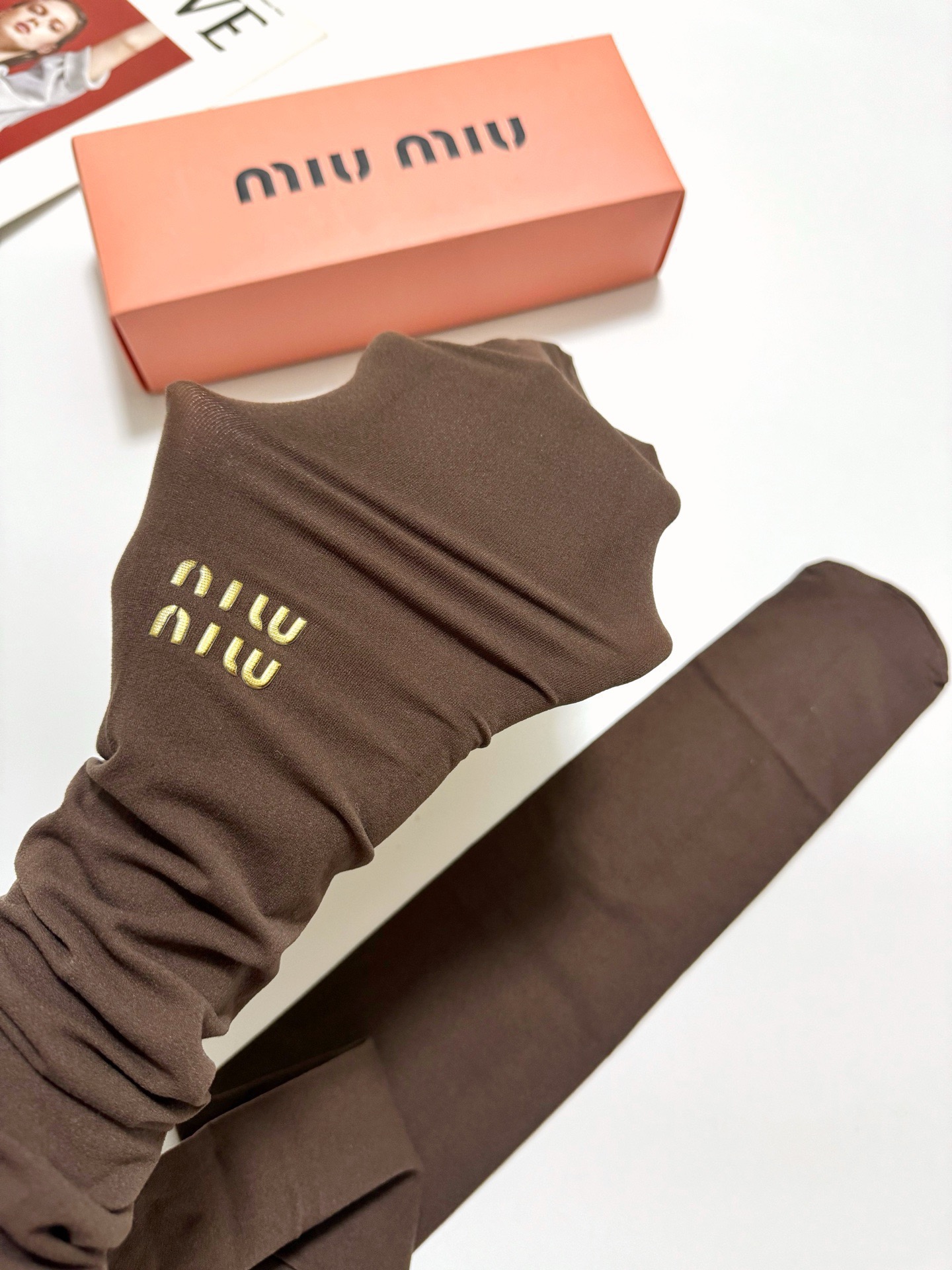 配包装🌟【一盒一双】🌟缪缪 miumiu 爆款字母 丝袜 🌟好看到爆炸 欧美大牌丝袜 连裤袜 🔥🌟潮人必