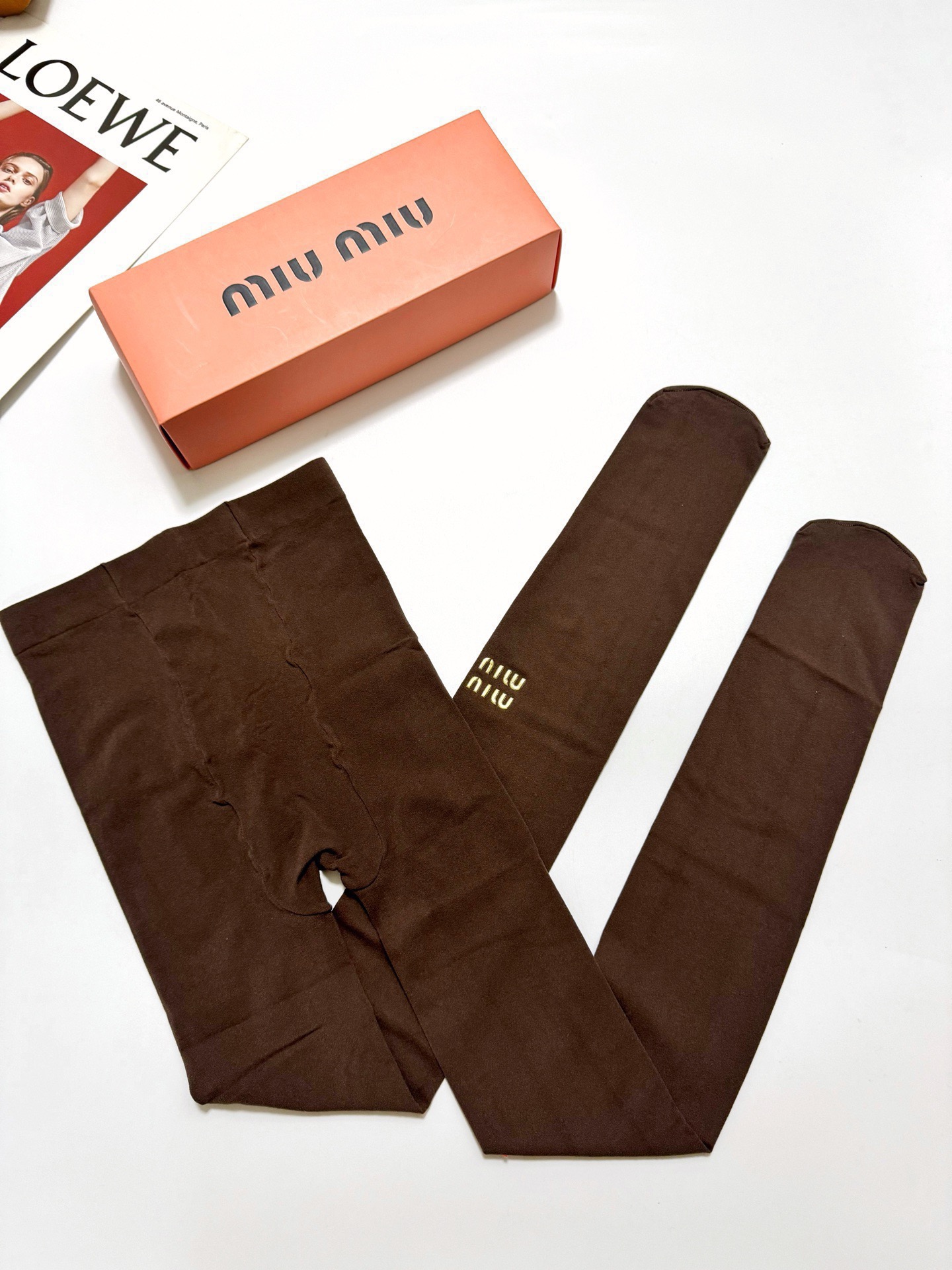 配包装🌟【一盒一双】🌟缪缪 miumiu 爆款字母 丝袜 🌟好看到爆炸 欧美大牌丝袜 连裤袜 🔥🌟潮人必