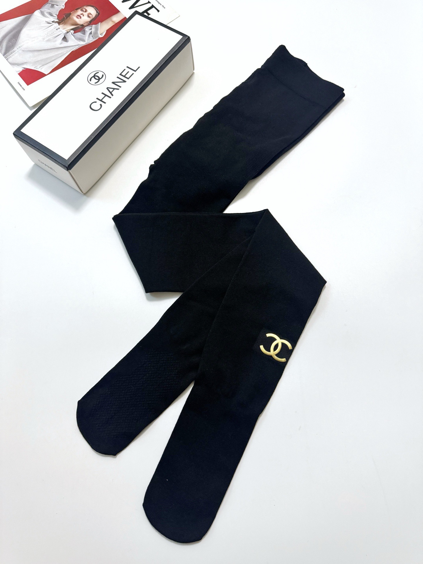 配包装🌟【一盒一双】（不加绒）🌟Chanel 香奈儿 ins爆款连裤袜 ，🌟对版高货！超大弹力。150g