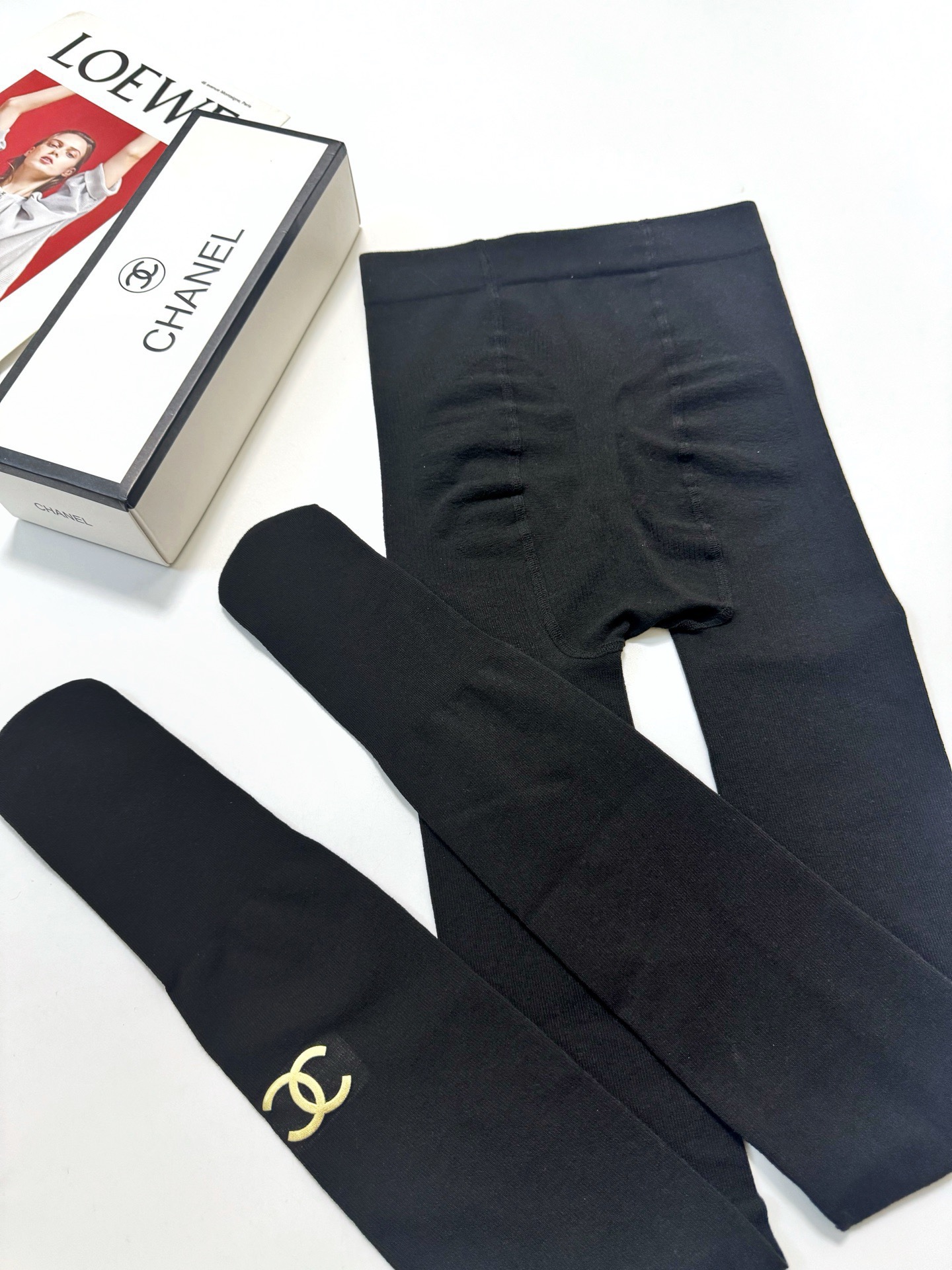 配包装🌟【一盒一双】（不加绒）🌟Chanel 香奈儿 ins爆款连裤袜 ，🌟对版高货！超大弹力。150g