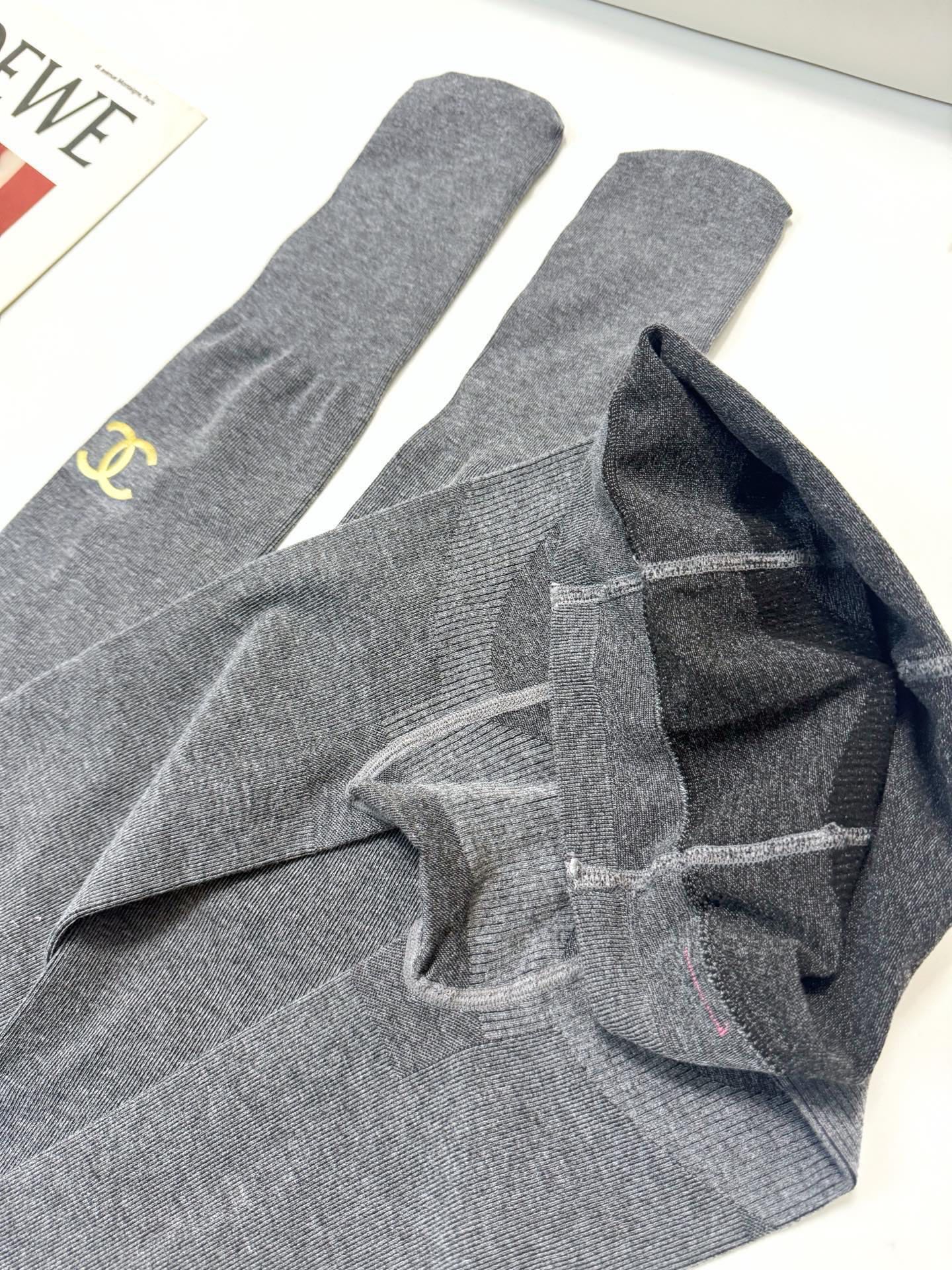 配包装🌟【一盒一双】（不加绒）🌟Chanel 香奈儿 ins爆款连裤袜 ，🌟对版高货！超大弹力。150g