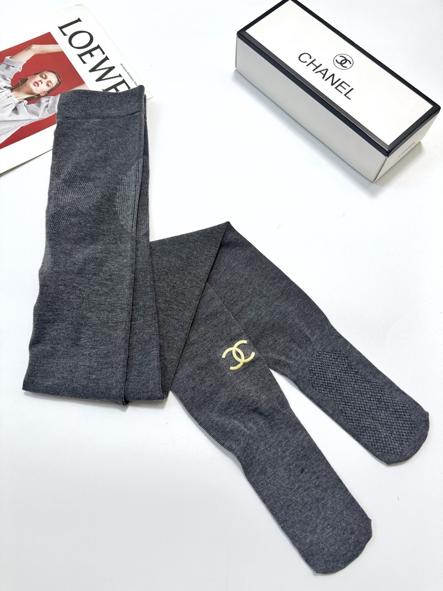 配包装🌟【一盒一双】（不加绒）🌟Chanel 香奈儿 ins爆款连裤袜 ，🌟对版高货！超大弹力。150g