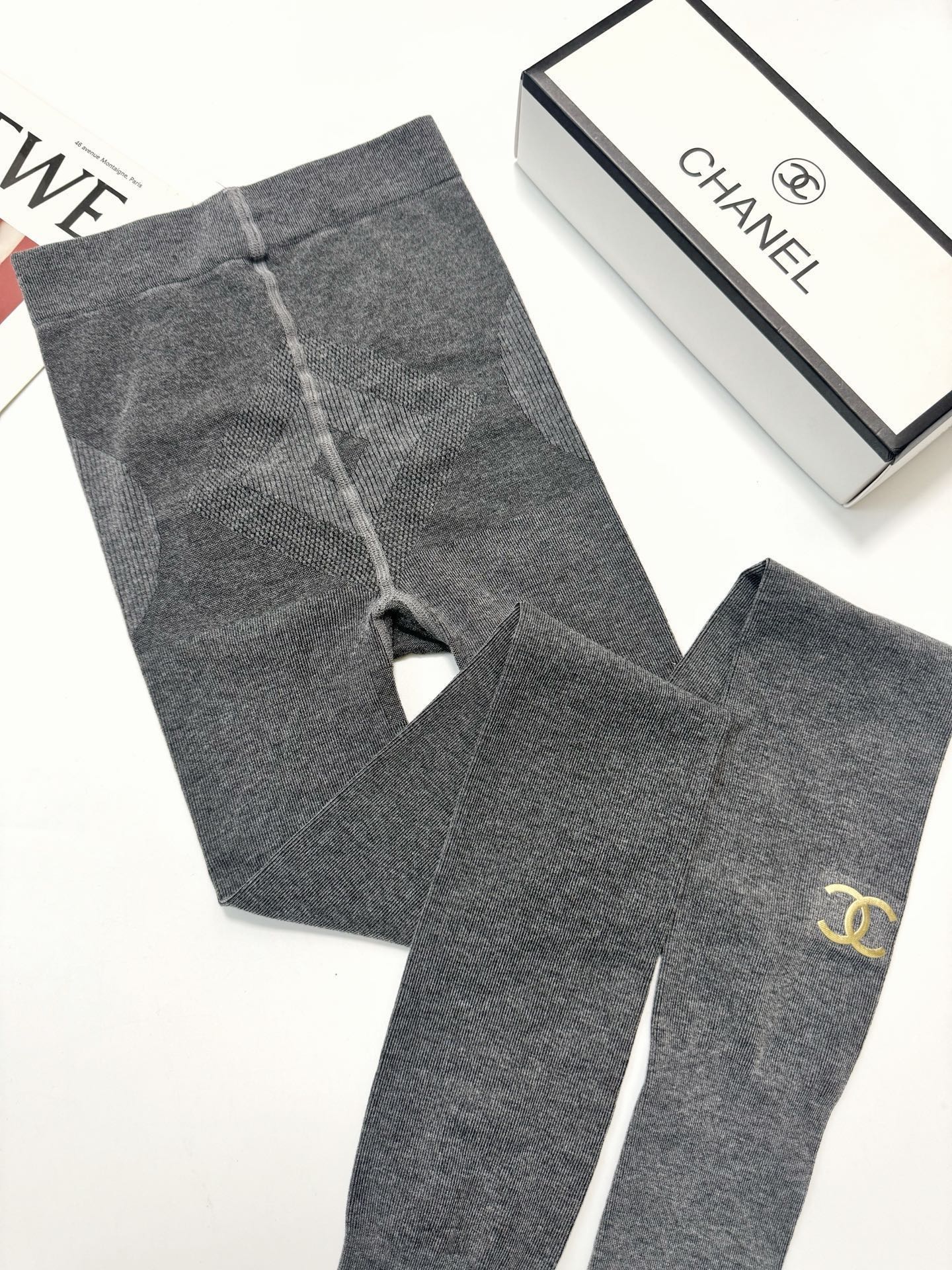 配包装🌟【一盒一双】（不加绒）🌟Chanel 香奈儿 ins爆款连裤袜 ，🌟对版高货！超大弹力。150g