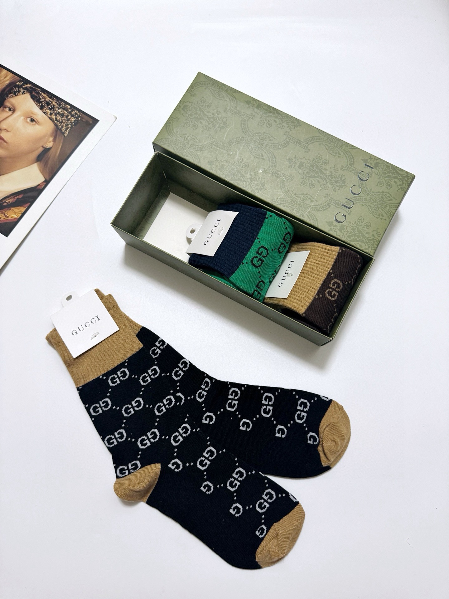 配包装🌟【一盒3双】🌟Gucci 古琦 经典字母 logo 纯棉 中筒袜 ！超级软糯亲肤！🌟ins爆款！