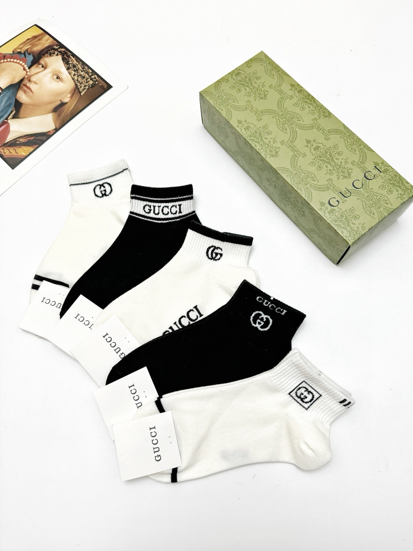 配包装🌟【一盒5 双】 🌟Gucci 古琦 经典字母logo 双G 短袜 ，ins超火爆短袜，纯棉面料，