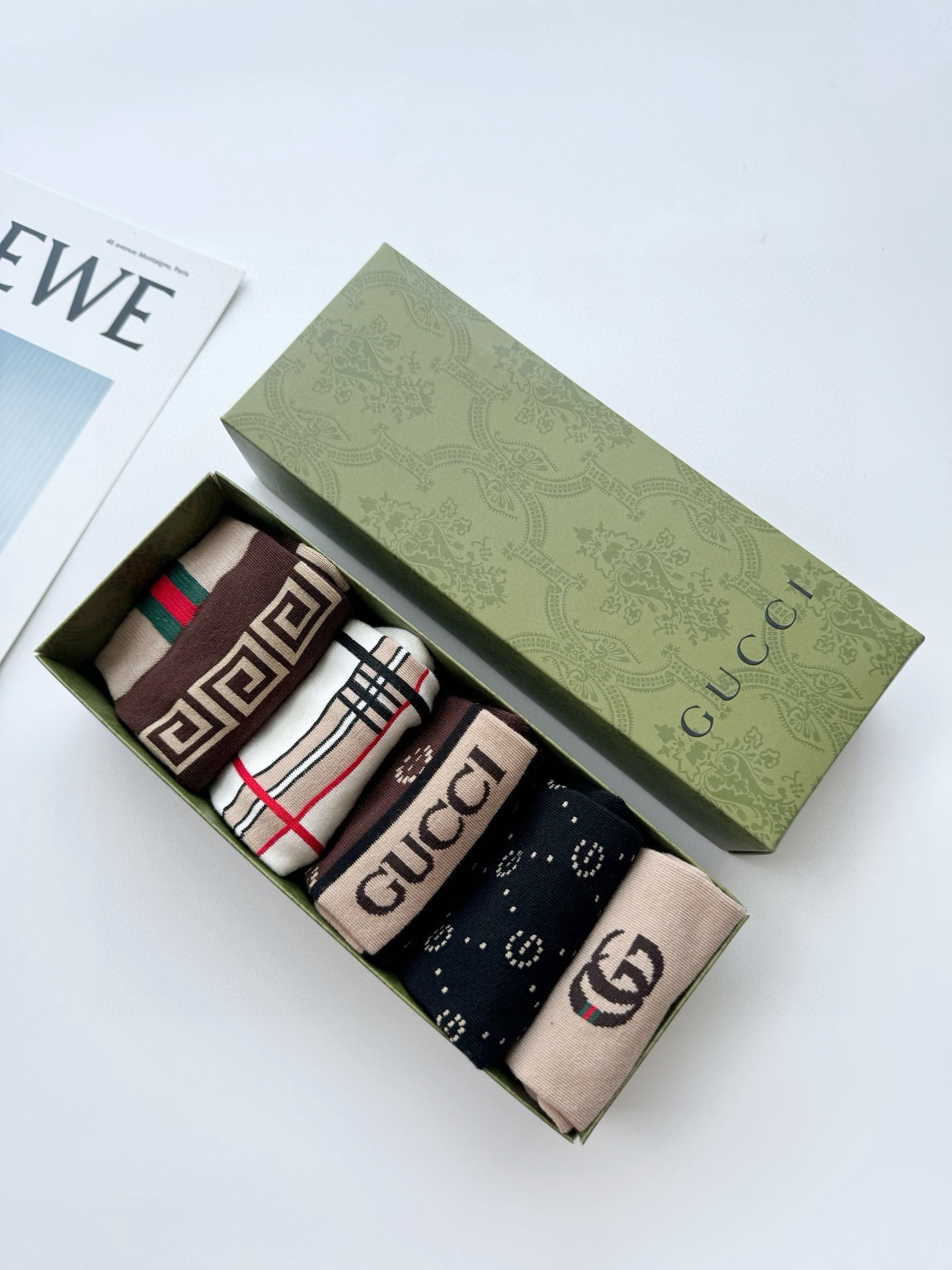 配包装🌟【一盒5 双】 🌟Gucci 古琦 经典字母logo 纯棉短筒袜 ，男女同款 ，ins超火爆短袜