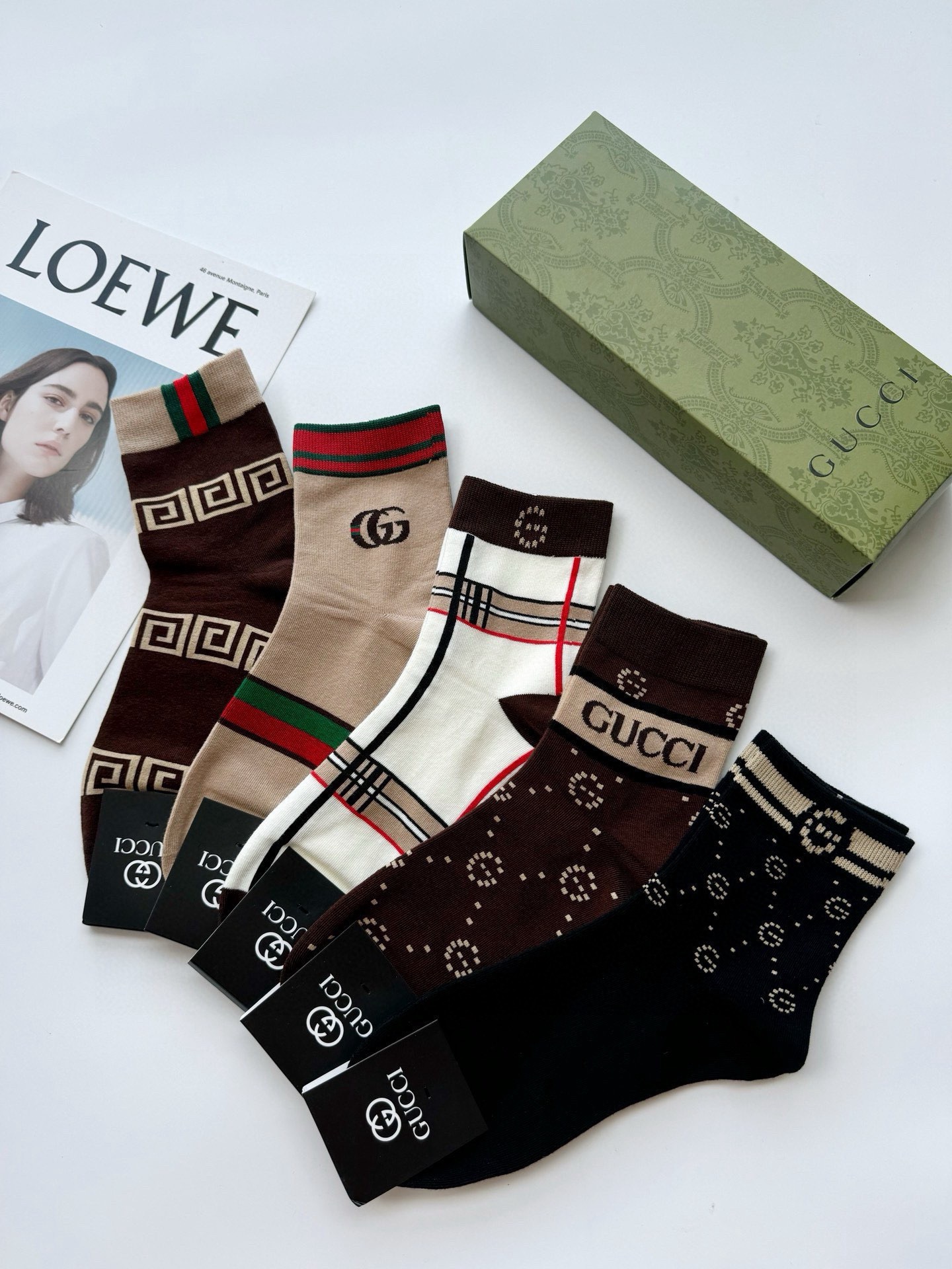 配包装🌟【一盒5 双】 🌟Gucci 古琦 经典字母logo 纯棉短筒袜 ，男女同款 ，ins超火爆短袜