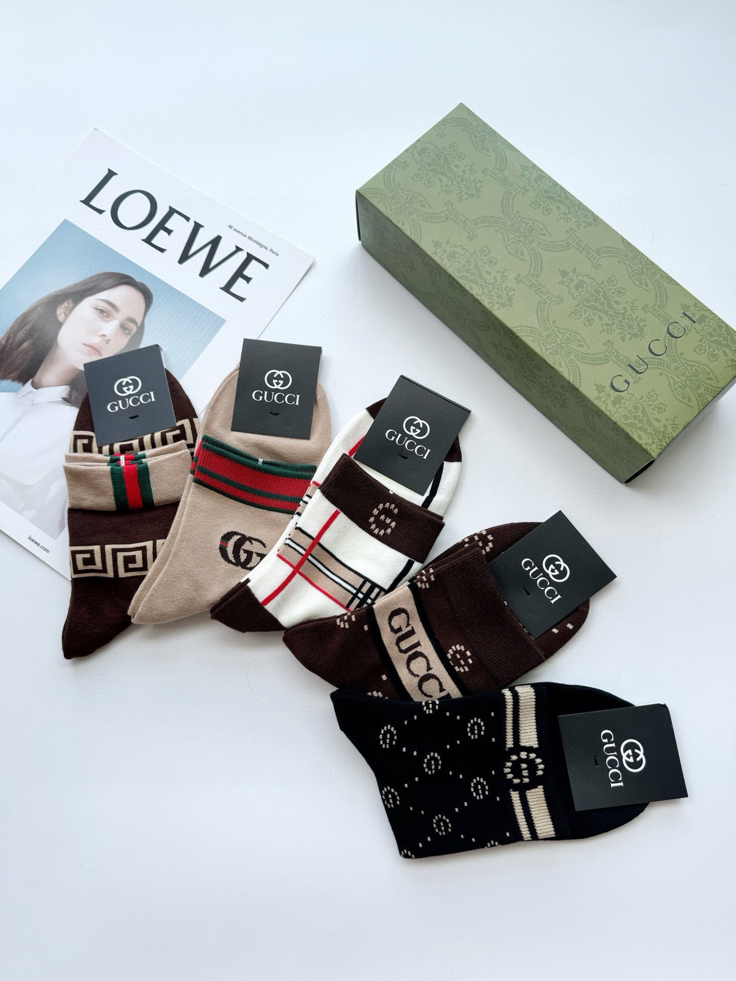 配包装🌟【一盒5 双】 🌟Gucci 古琦 经典字母logo 纯棉短筒袜 ，男女同款 ，ins超火爆短袜