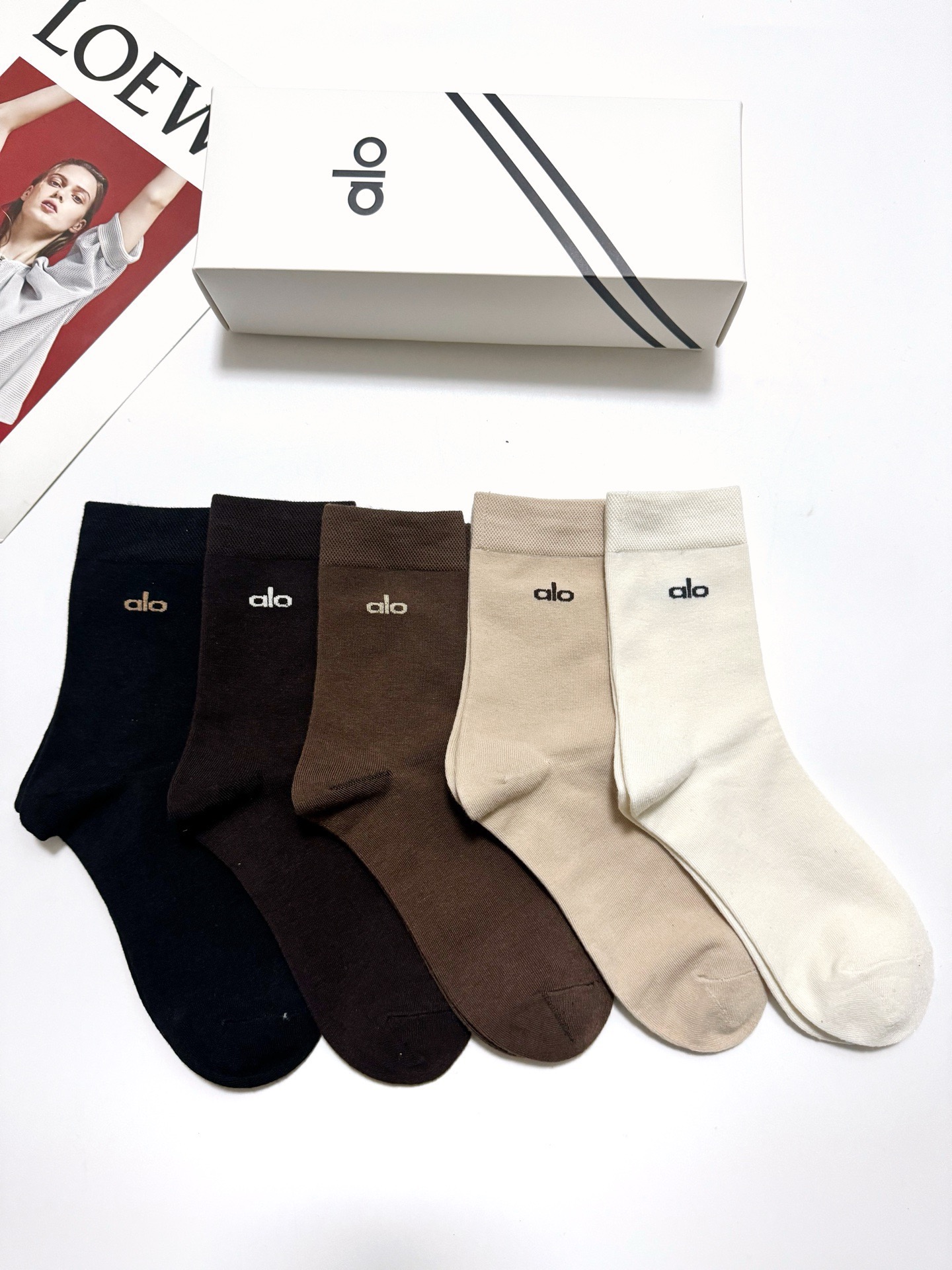 配包装🌟【一盒5 双】 🌟alo 经典字母logo纯棉短袜 男女同款，ins超火爆红人同款，精美 面料，