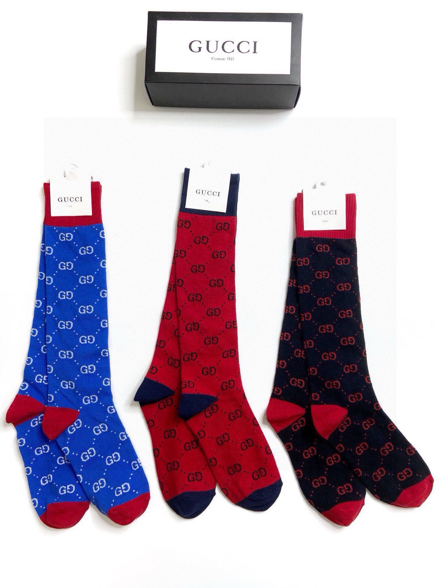 配包装🌟【一盒3 双】🌟Gucci 古奇 爆款双G字母 长筒袜 小腿袜🔥专柜同步发售ing ，巨多明星红