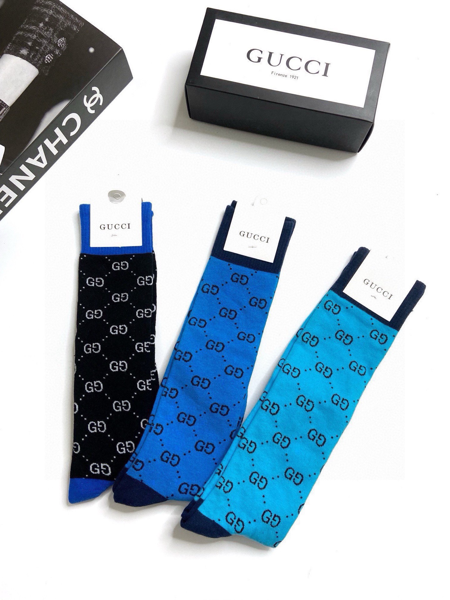 配包装🌟【一盒3 双】🌟Gucci 古奇 爆款双G字母 长筒袜 小腿袜🔥专柜同步发售ing ，巨多明星红