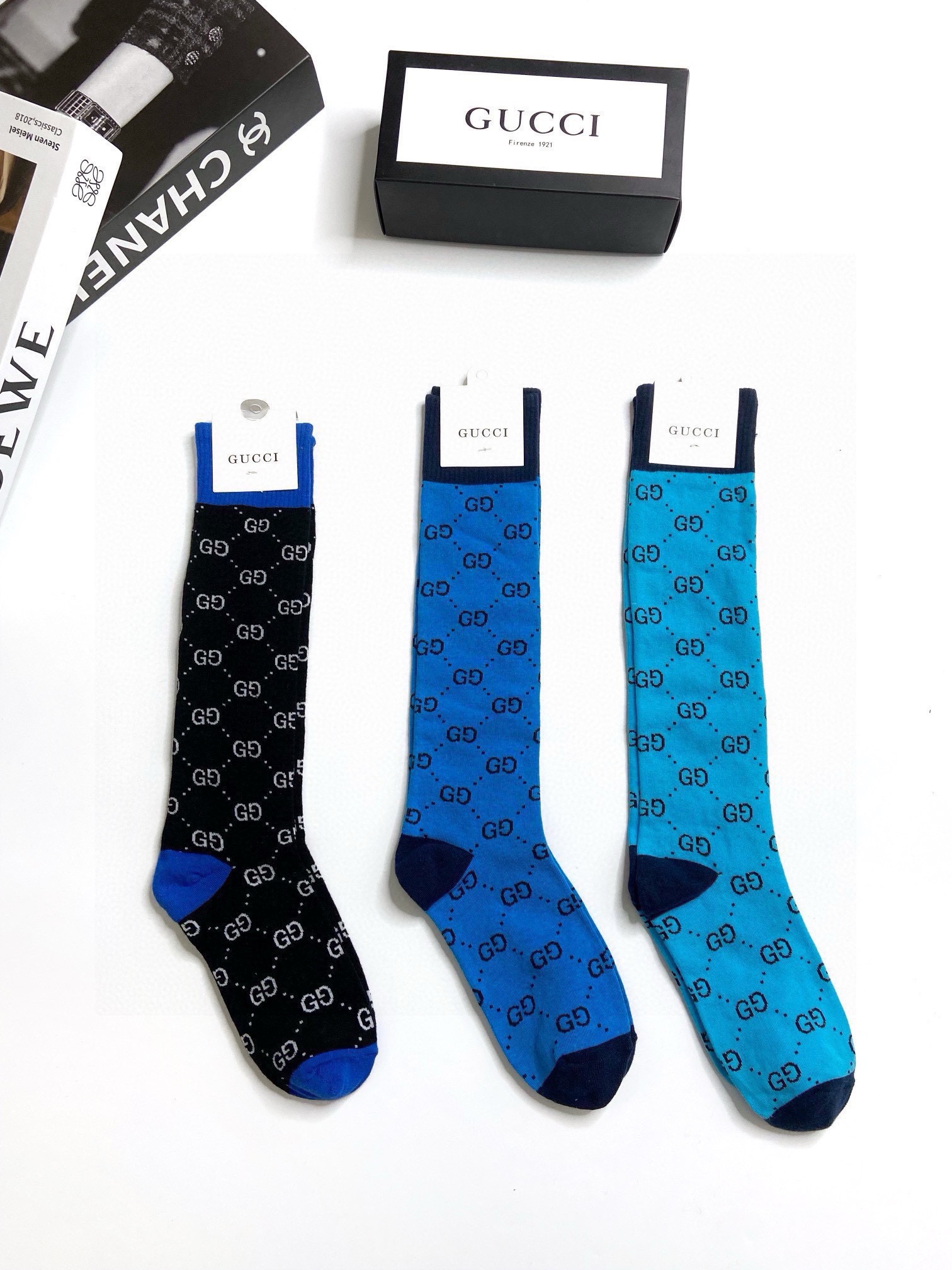 配包装🌟【一盒3 双】🌟Gucci 古奇 爆款双G字母 长筒袜 小腿袜🔥专柜同步发售ing ，巨多明星红