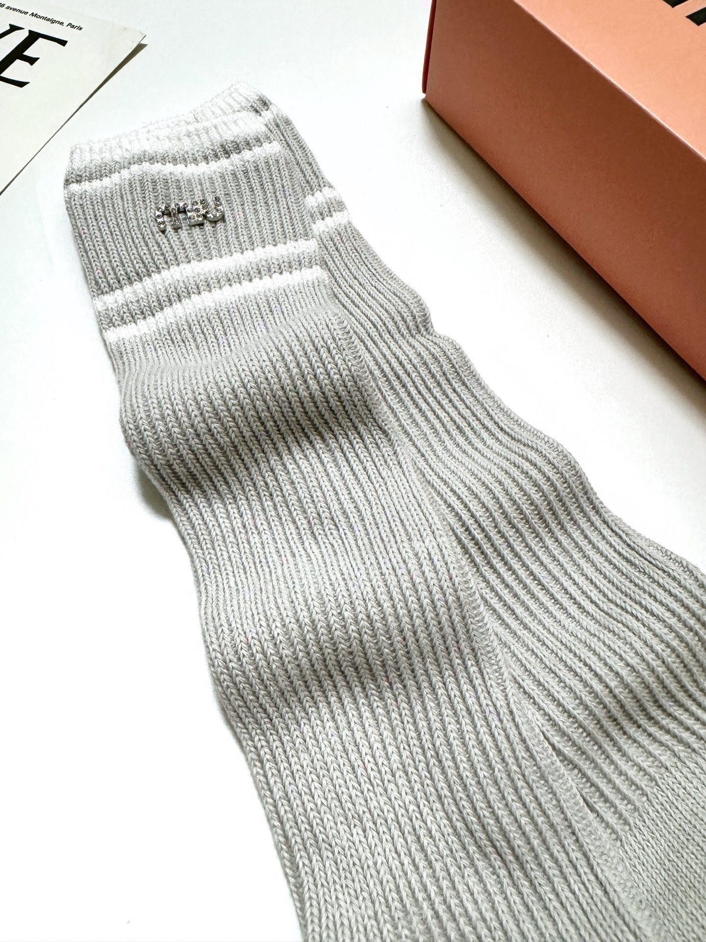 配包装🌟【一盒一双】🌟缪缪 miumiu 经典字母logo双针针织 纯棉长筒袜 小腿袜🌟ins爆款！专柜