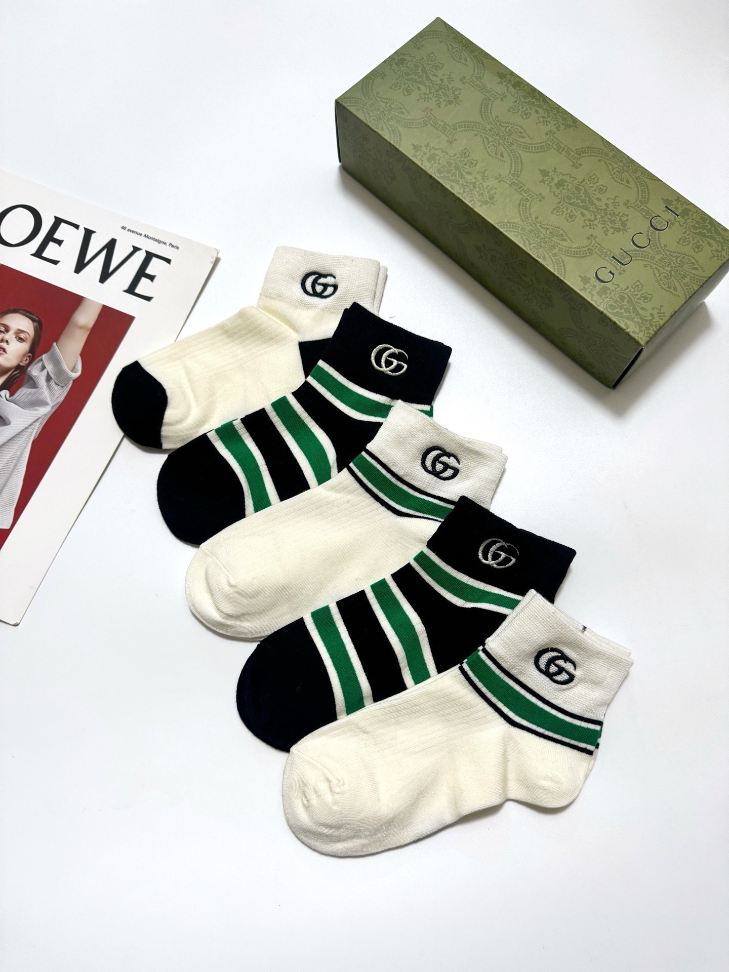 配包装🌟【一盒5 双】春季新款 🌟古琦 Gucci 经典刺绣字母logo 纯棉短筒袜 ，ins超火爆小腿