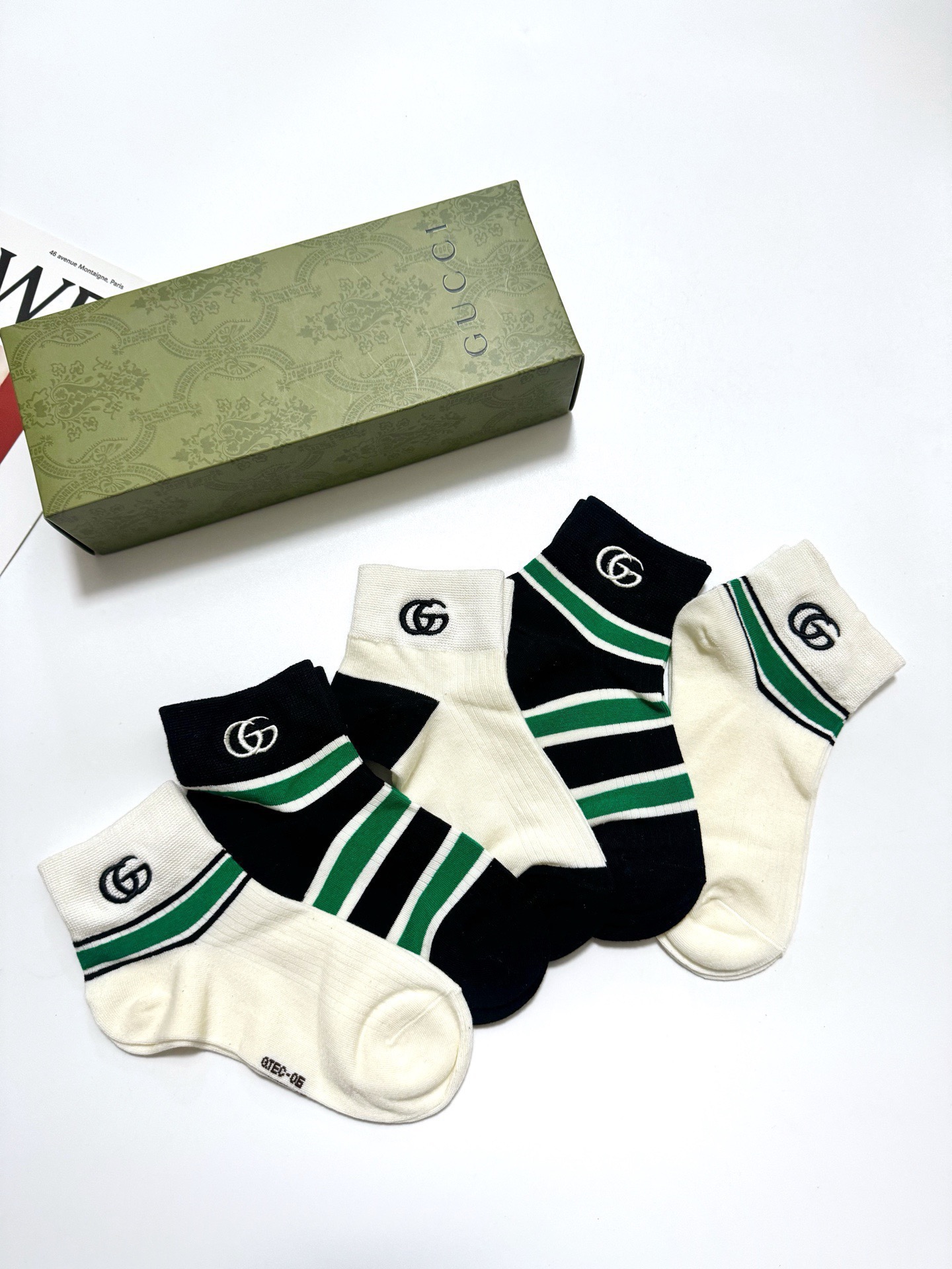 配包装🌟【一盒5 双】春季新款 🌟古琦 Gucci 经典刺绣字母logo 纯棉短筒袜 ，ins超火爆小腿