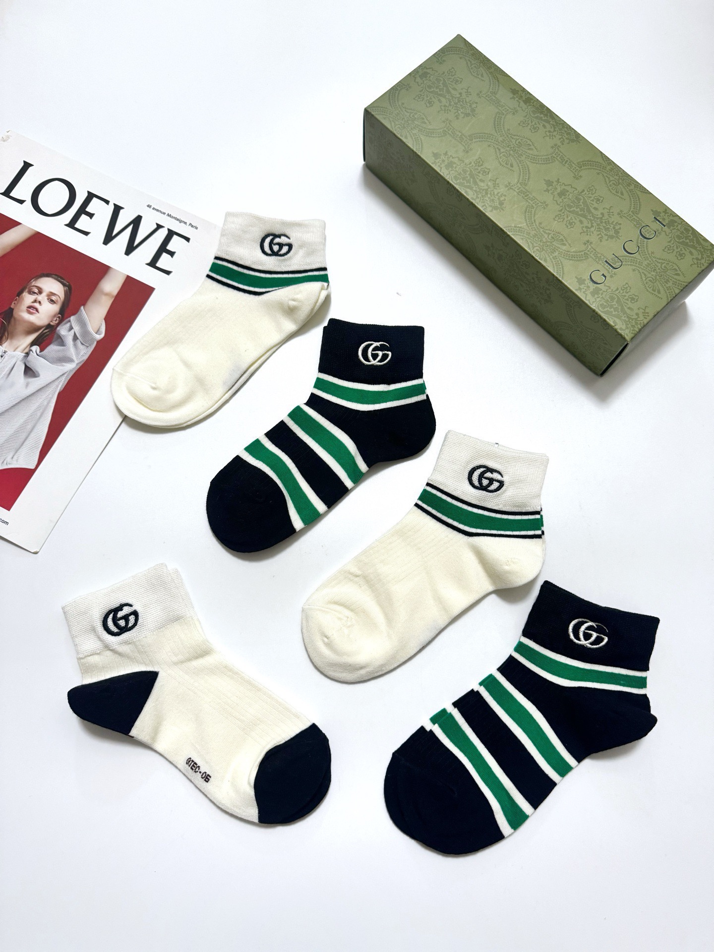配包装🌟【一盒5 双】春季新款 🌟古琦 Gucci 经典刺绣字母logo 纯棉短筒袜 ，ins超火爆小腿