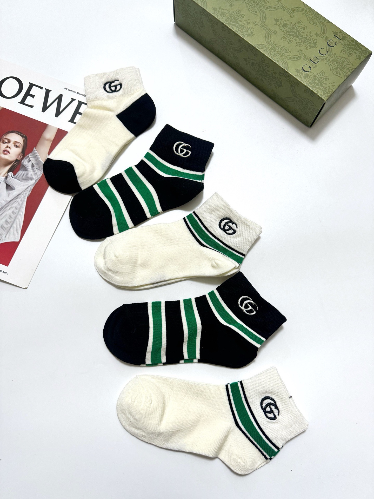 配包装🌟【一盒5 双】春季新款 🌟古琦 Gucci 经典刺绣字母logo 纯棉短筒袜 ，ins超火爆小腿