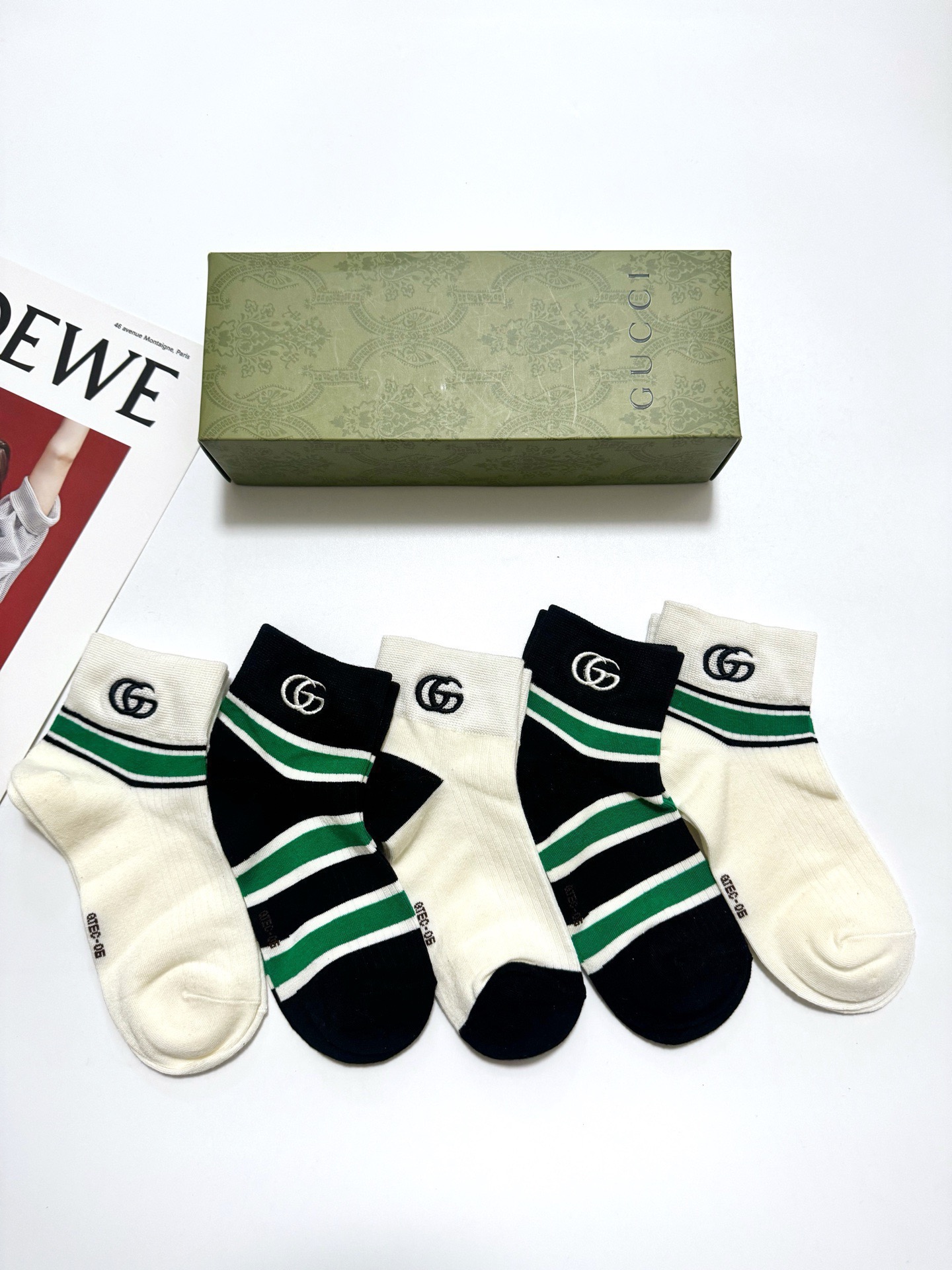 配包装🌟【一盒5 双】春季新款 🌟古琦 Gucci 经典刺绣字母logo 纯棉短筒袜 ，ins超火爆小腿