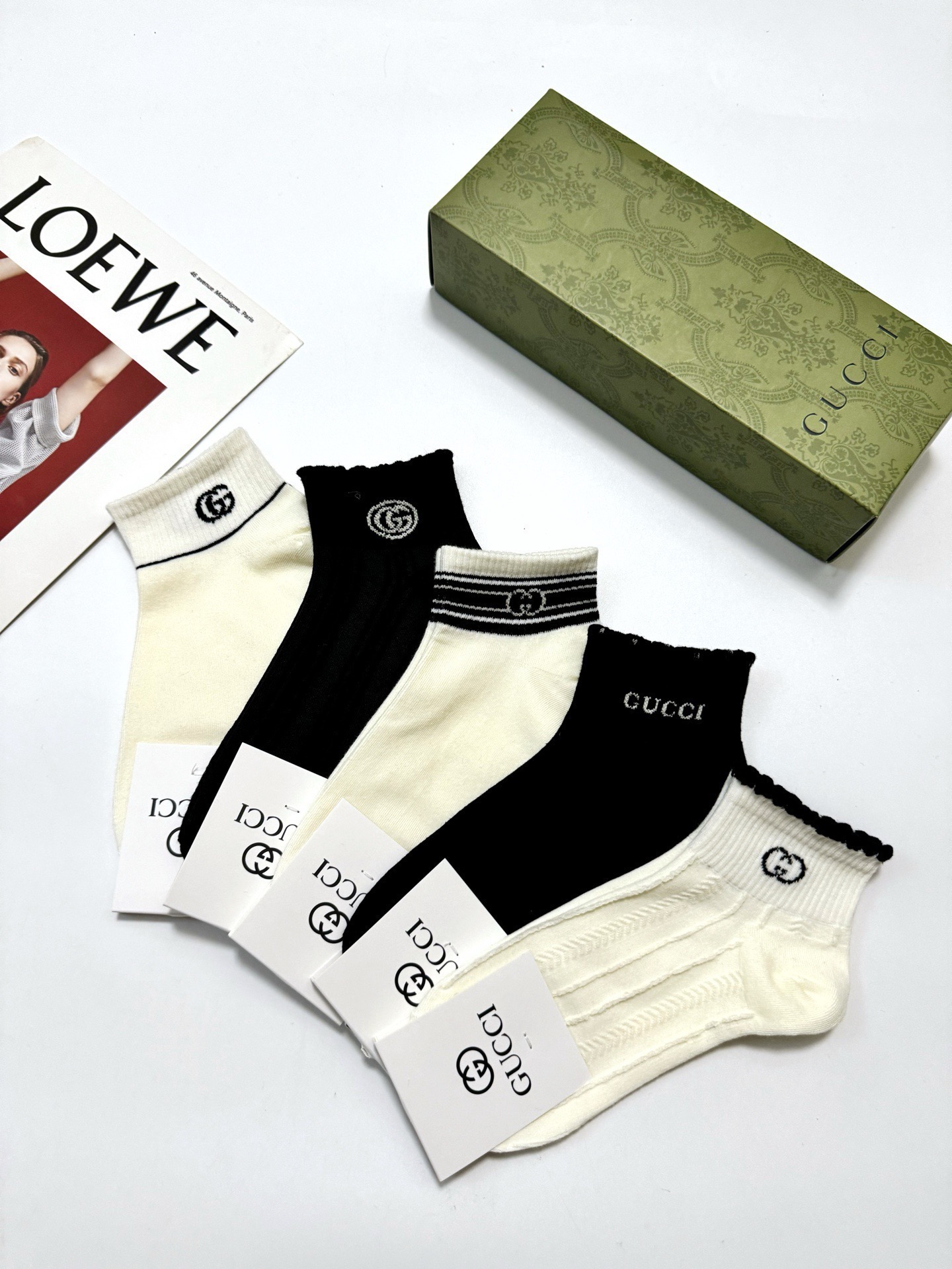 配包装🌟【一盒5 双】 🌟Gucci 古琦 经典字母logo 双G 短袜 ，ins超火爆短袜，纯棉面料，