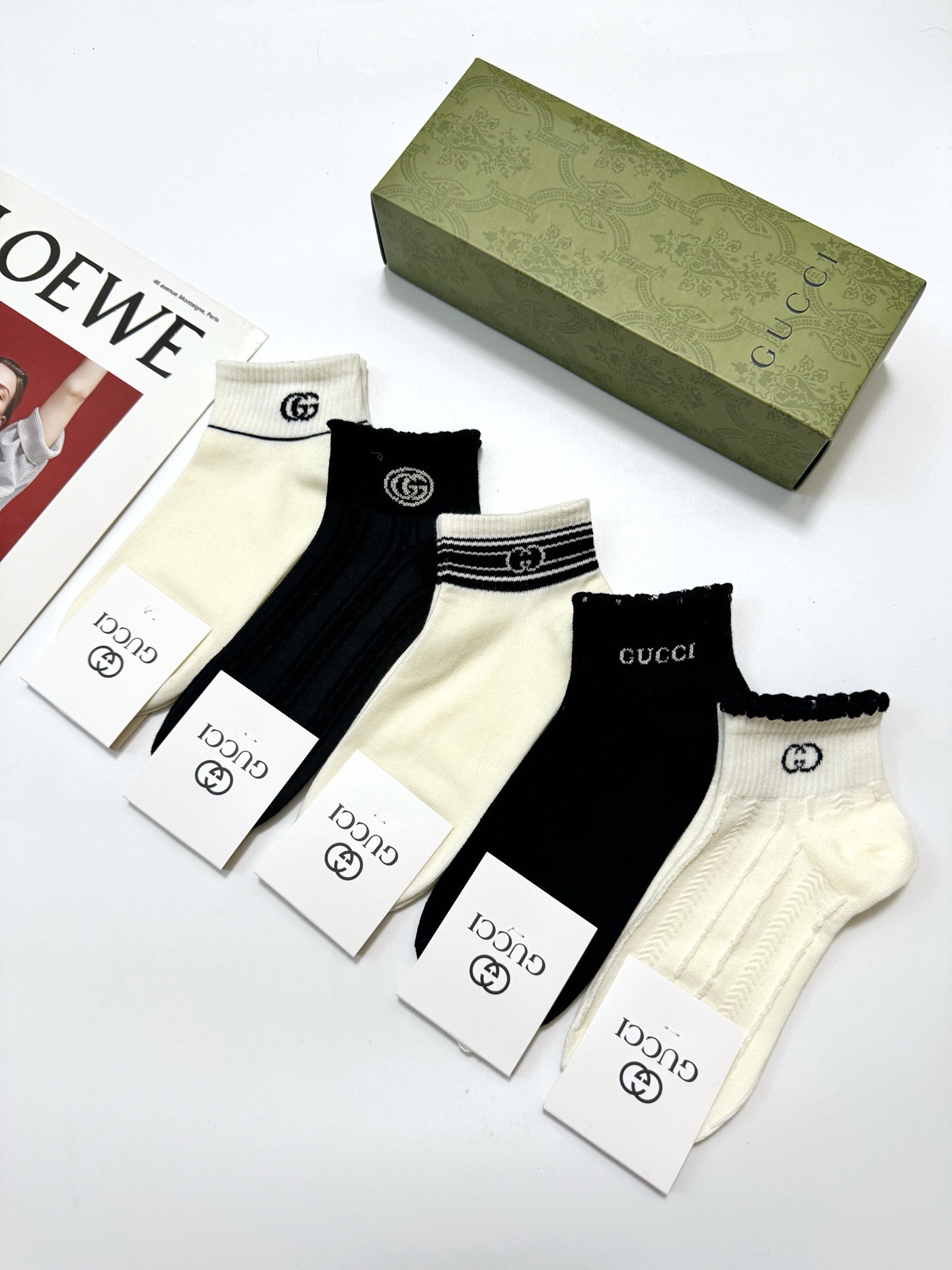 配包装🌟【一盒5 双】 🌟Gucci 古琦 经典字母logo 双G 短袜 ，ins超火爆短袜，纯棉面料，