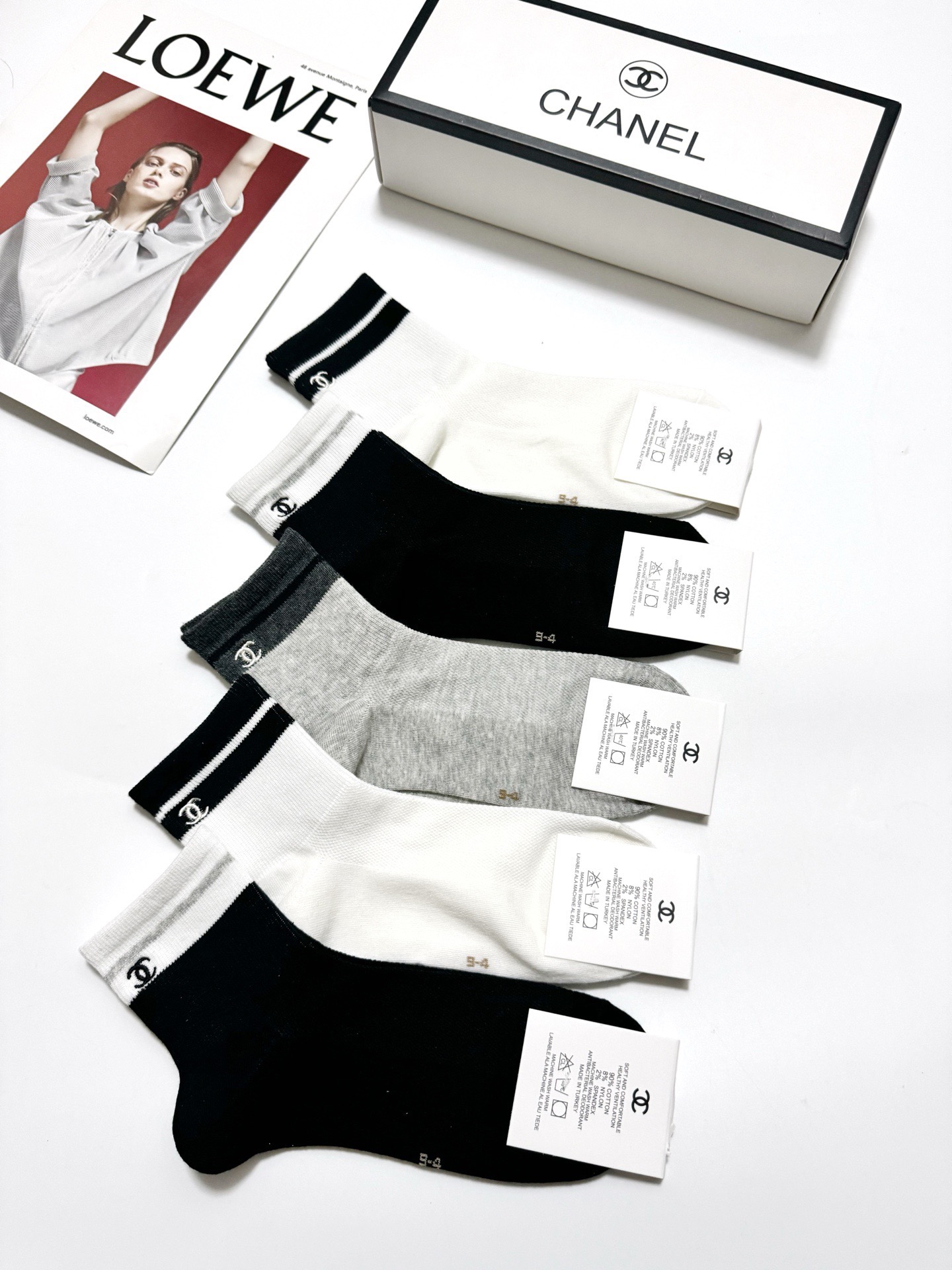 配包装🌟【一盒5 双】 🌟Chanel 香奈儿 经典刺绣字母logo 纯棉 中筒袜 ，软糯亲肤，ins超