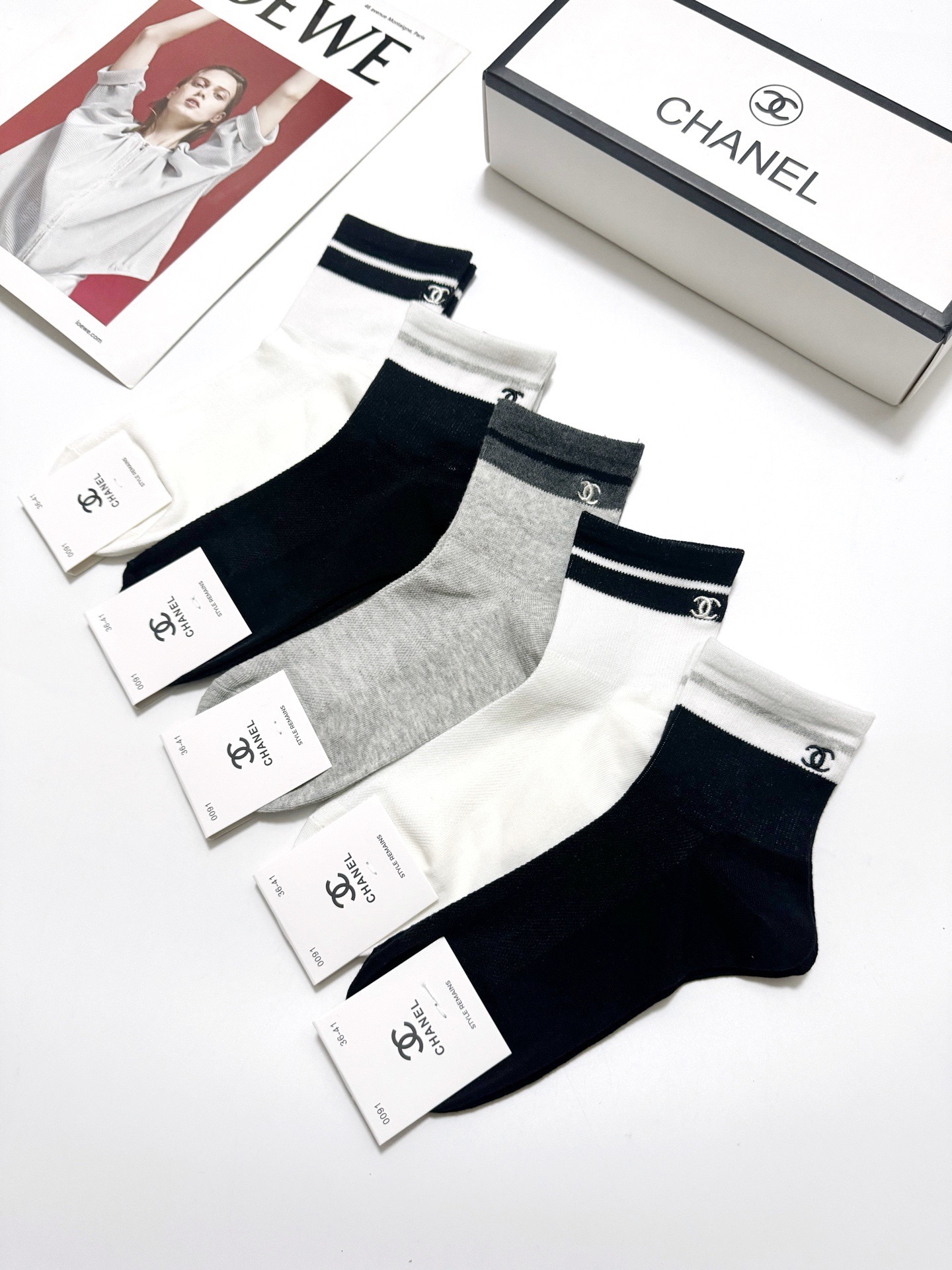 配包装🌟【一盒5 双】 🌟Chanel 香奈儿 经典刺绣字母logo 纯棉 中筒袜 ，软糯亲肤，ins超