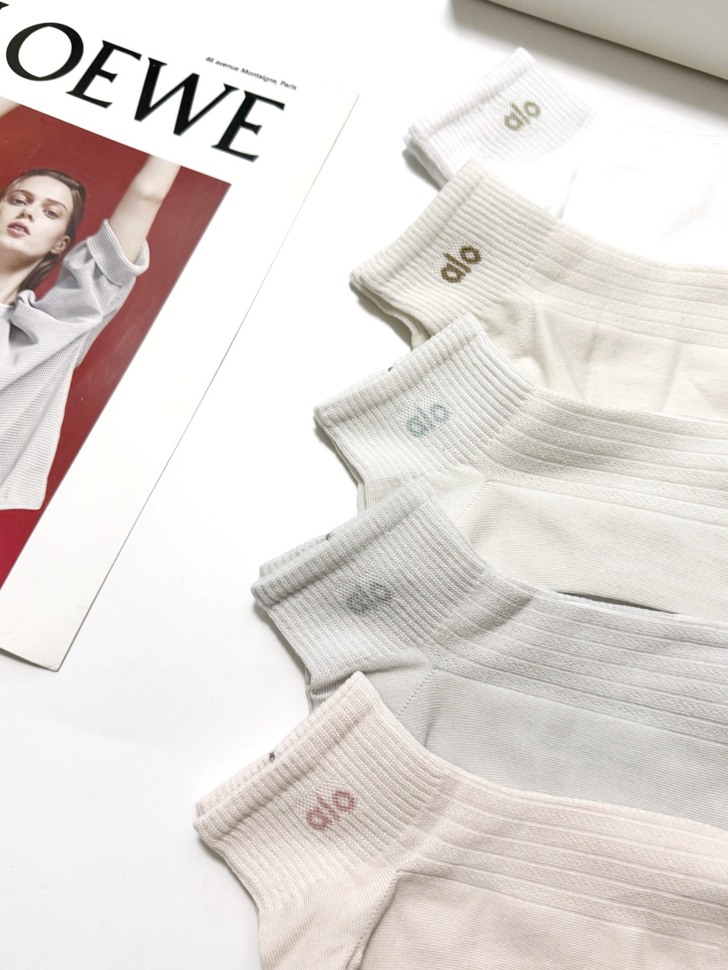 配包装🌟【一盒5 双】 🌟alo经典字母logo 纯棉 混纺网面 短筒袜 ，软糯亲肤，ins超火爆配色 