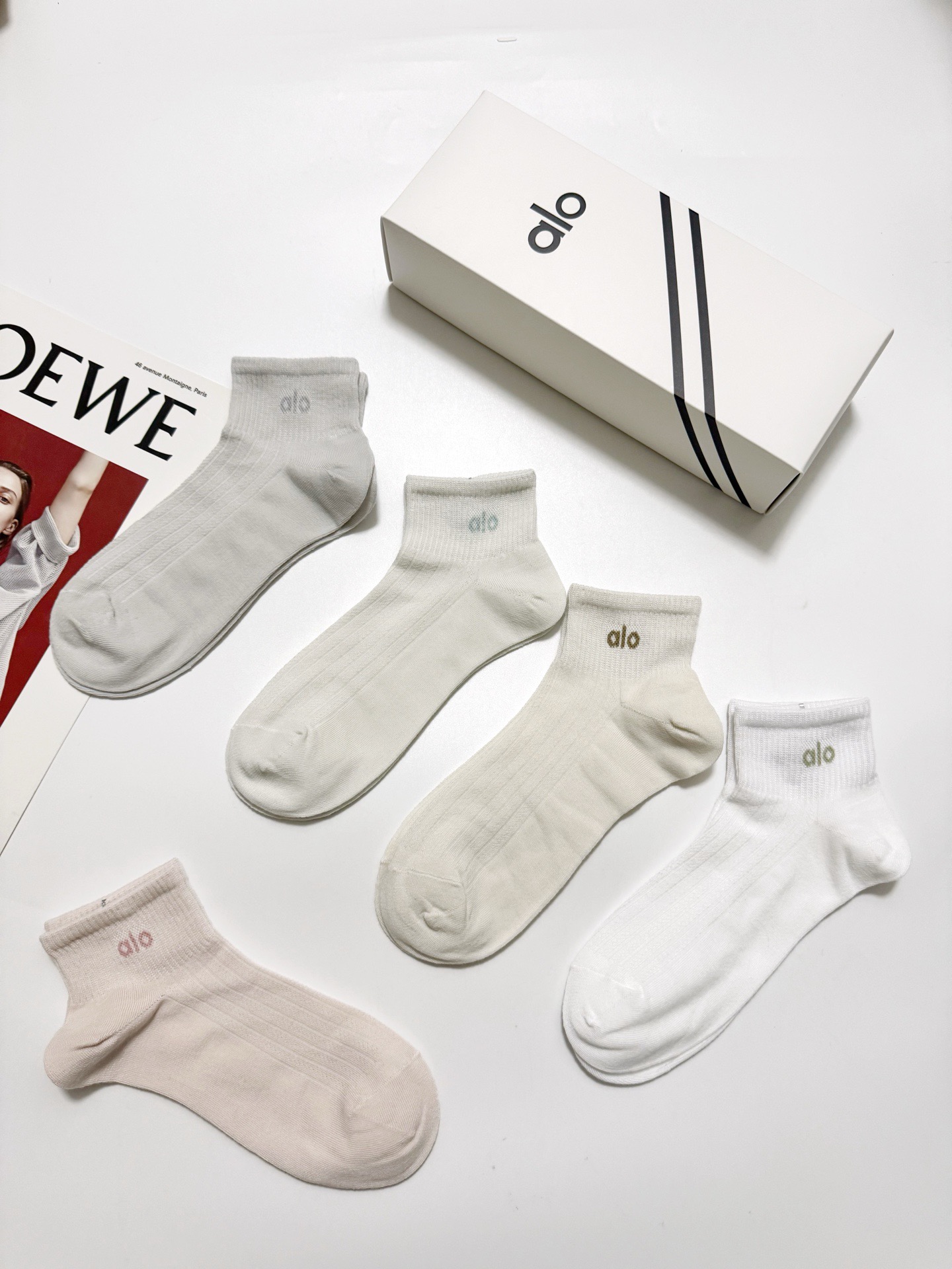 配包装🌟【一盒5 双】 🌟alo经典字母logo 纯棉 混纺网面 短筒袜 ，软糯亲肤，ins超火爆配色 