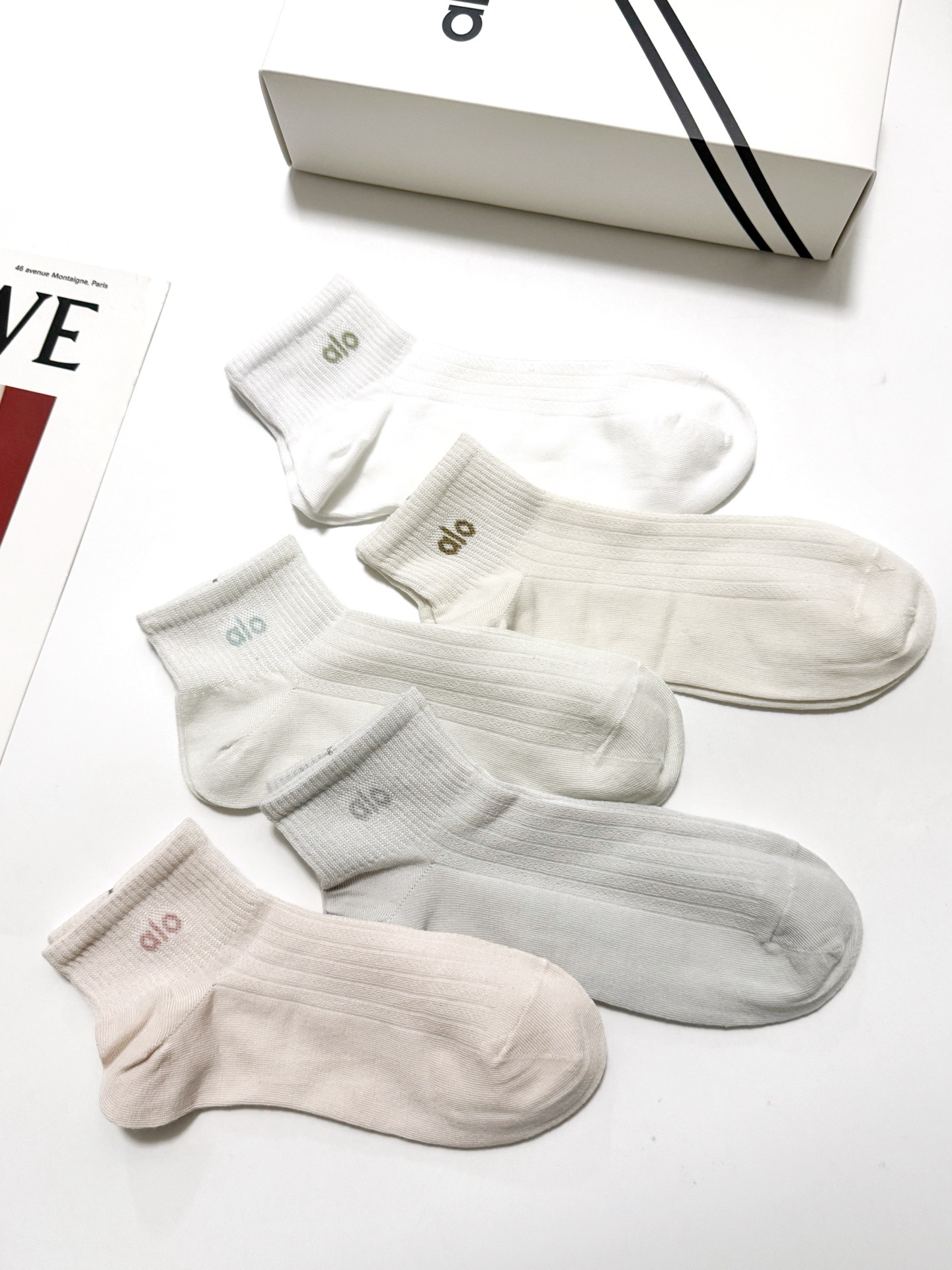 配包装🌟【一盒5 双】 🌟alo经典字母logo 纯棉 混纺网面 短筒袜 ，软糯亲肤，ins超火爆配色 