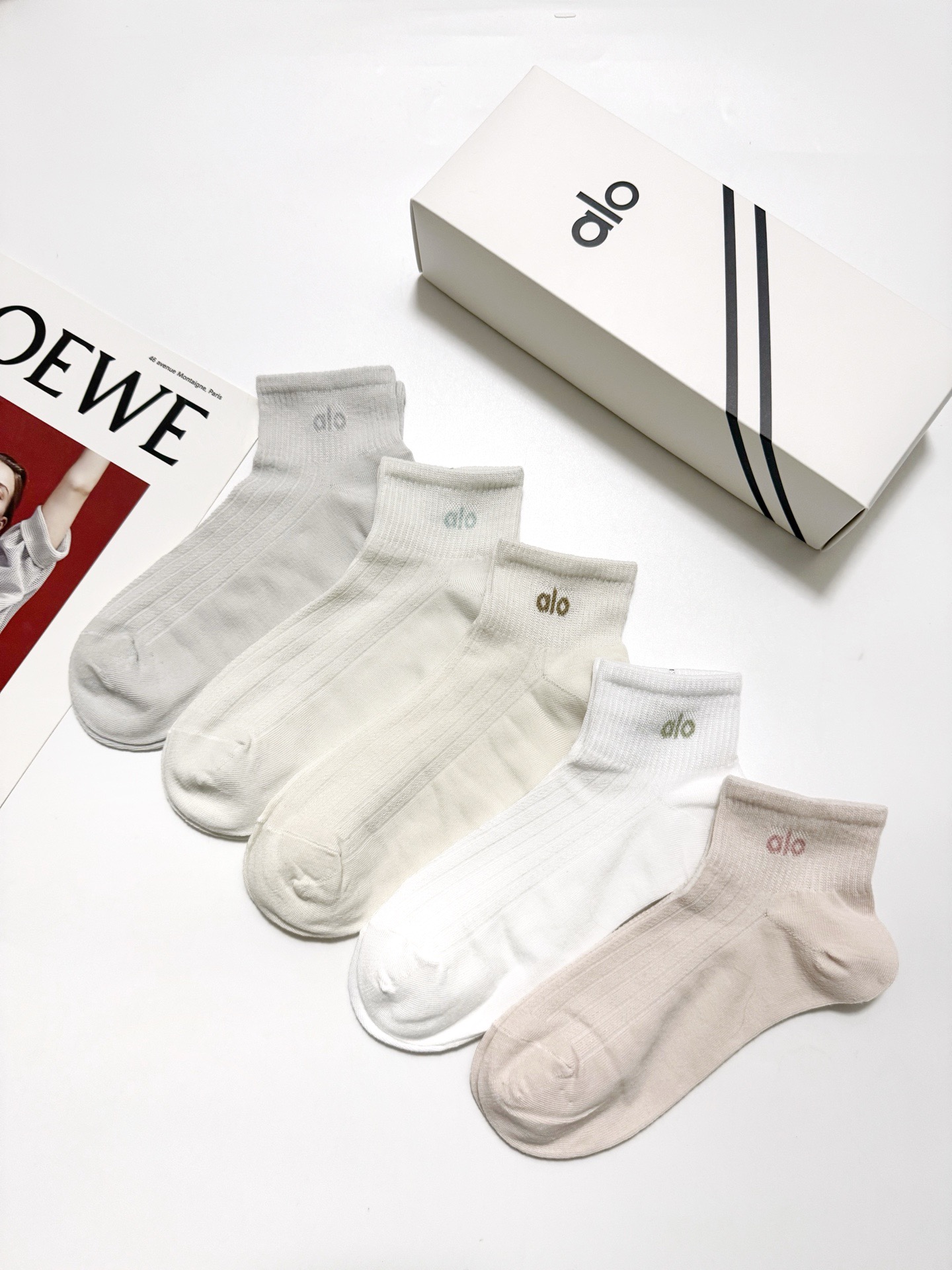 配包装🌟【一盒5 双】 🌟alo经典字母logo 纯棉 混纺网面 短筒袜 ，软糯亲肤，ins超火爆配色 