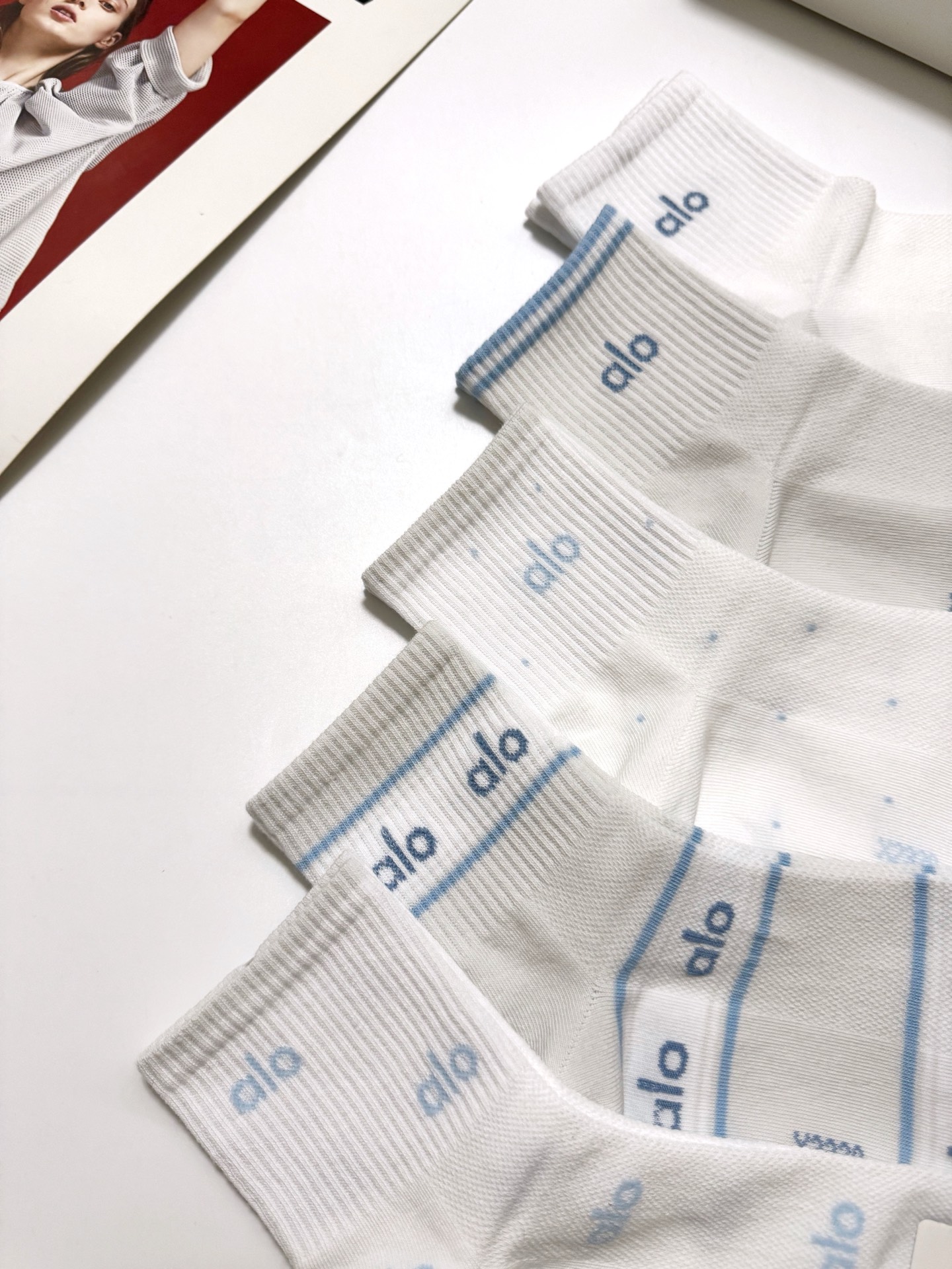 配包装🌟【一盒5 双】 🌟alo经典字母logo 纯棉 混纺网面 短筒袜 ，软糯亲肤，ins超火爆配色 