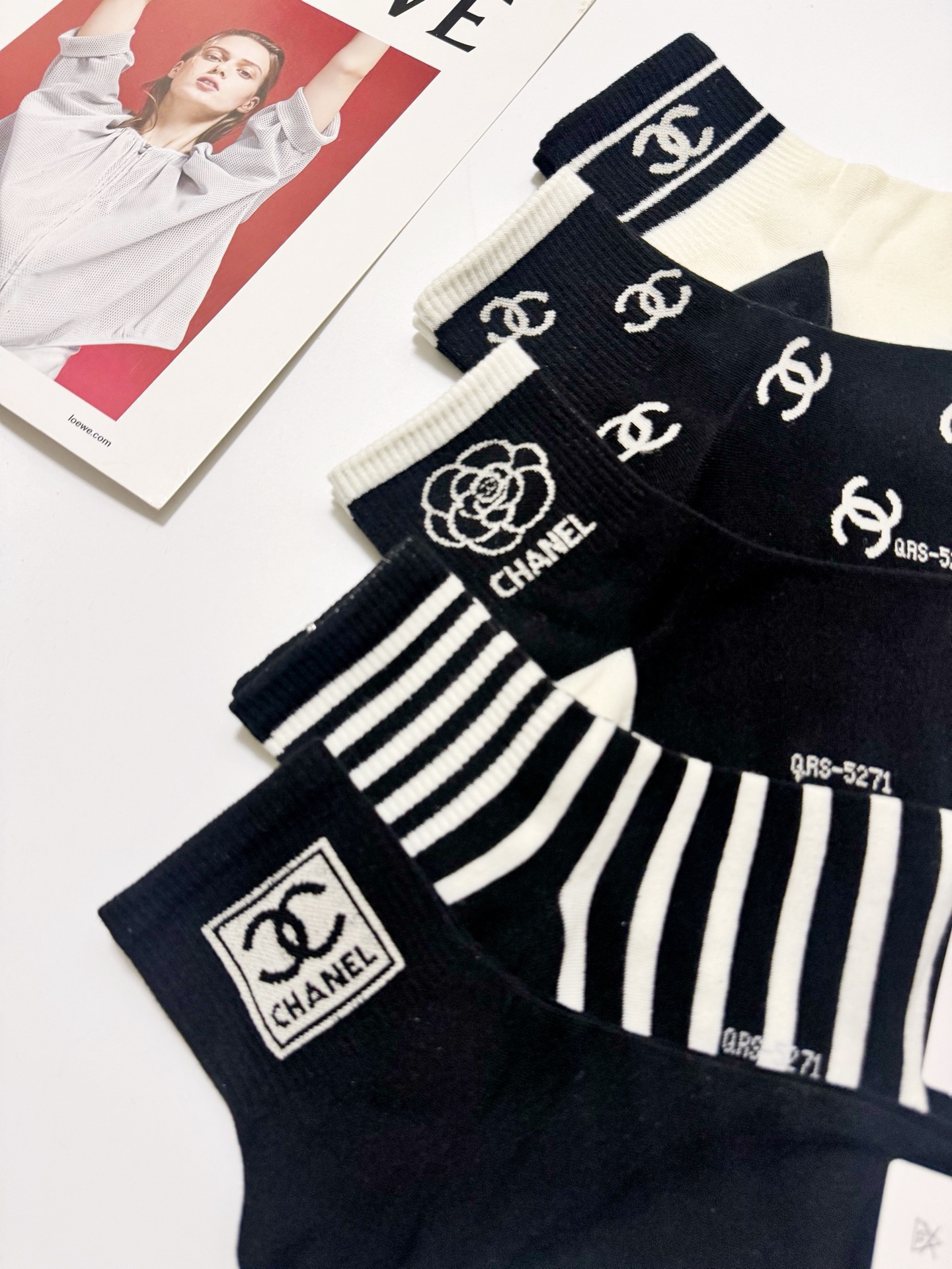 配包装🌟【一盒5 双】🌟Chanel 香奈儿 经典字母 logo短袜 ！纯棉面料软糯亲肤！🌟ins爆款！