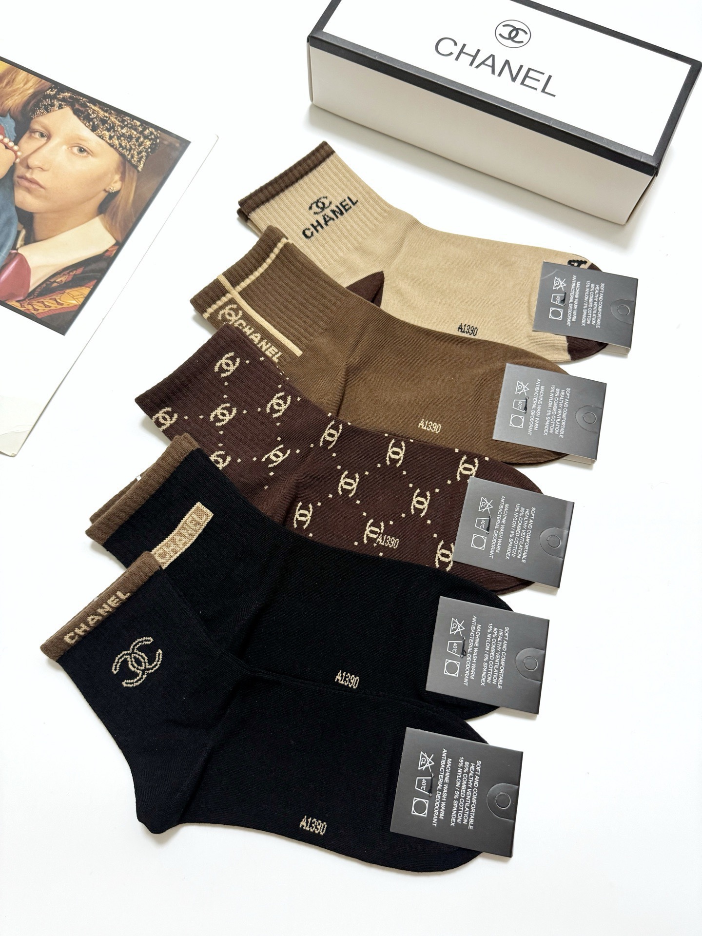 配包装🌟【一盒5 双】🌟Chanel 香奈儿 经典字母 logo短袜 ！纯棉面料软糯亲肤！🌟ins爆款！