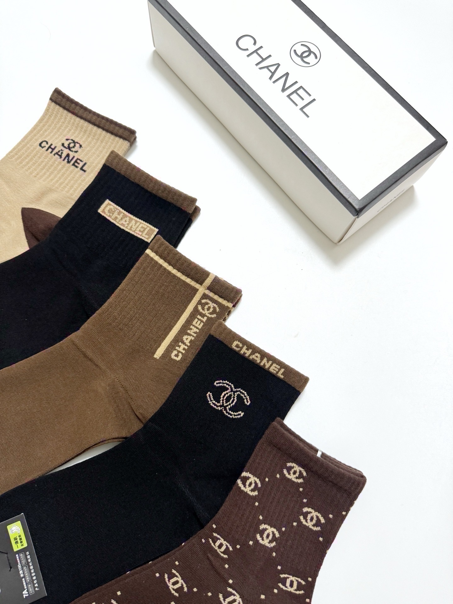 配包装🌟【一盒5 双】🌟Chanel 香奈儿 经典字母 logo短袜 ！纯棉面料软糯亲肤！🌟ins爆款！