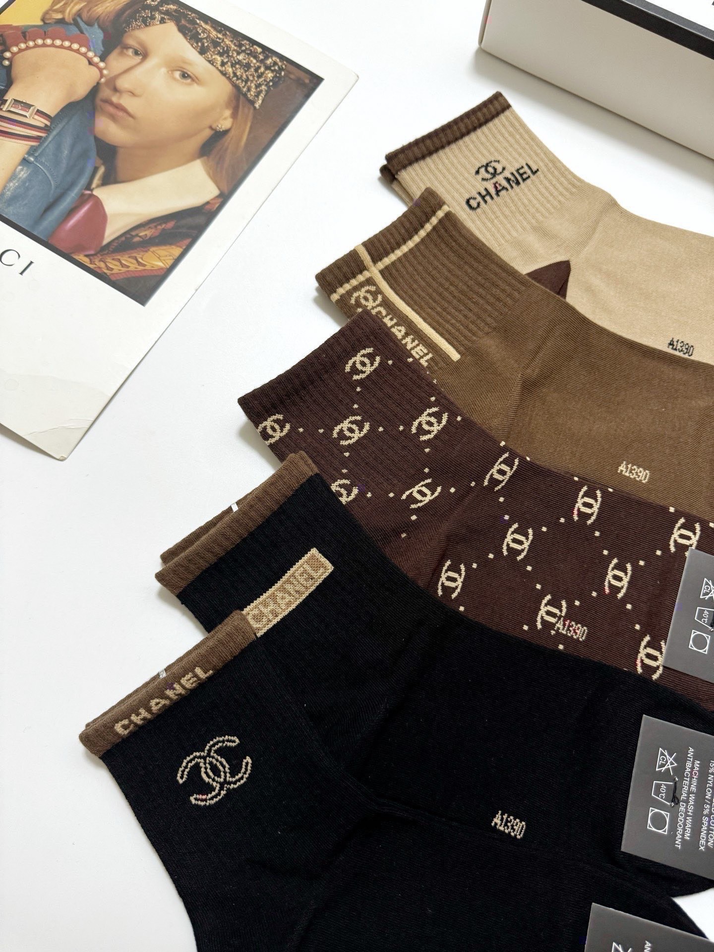 配包装🌟【一盒5 双】🌟Chanel 香奈儿 经典字母 logo短袜 ！纯棉面料软糯亲肤！🌟ins爆款！