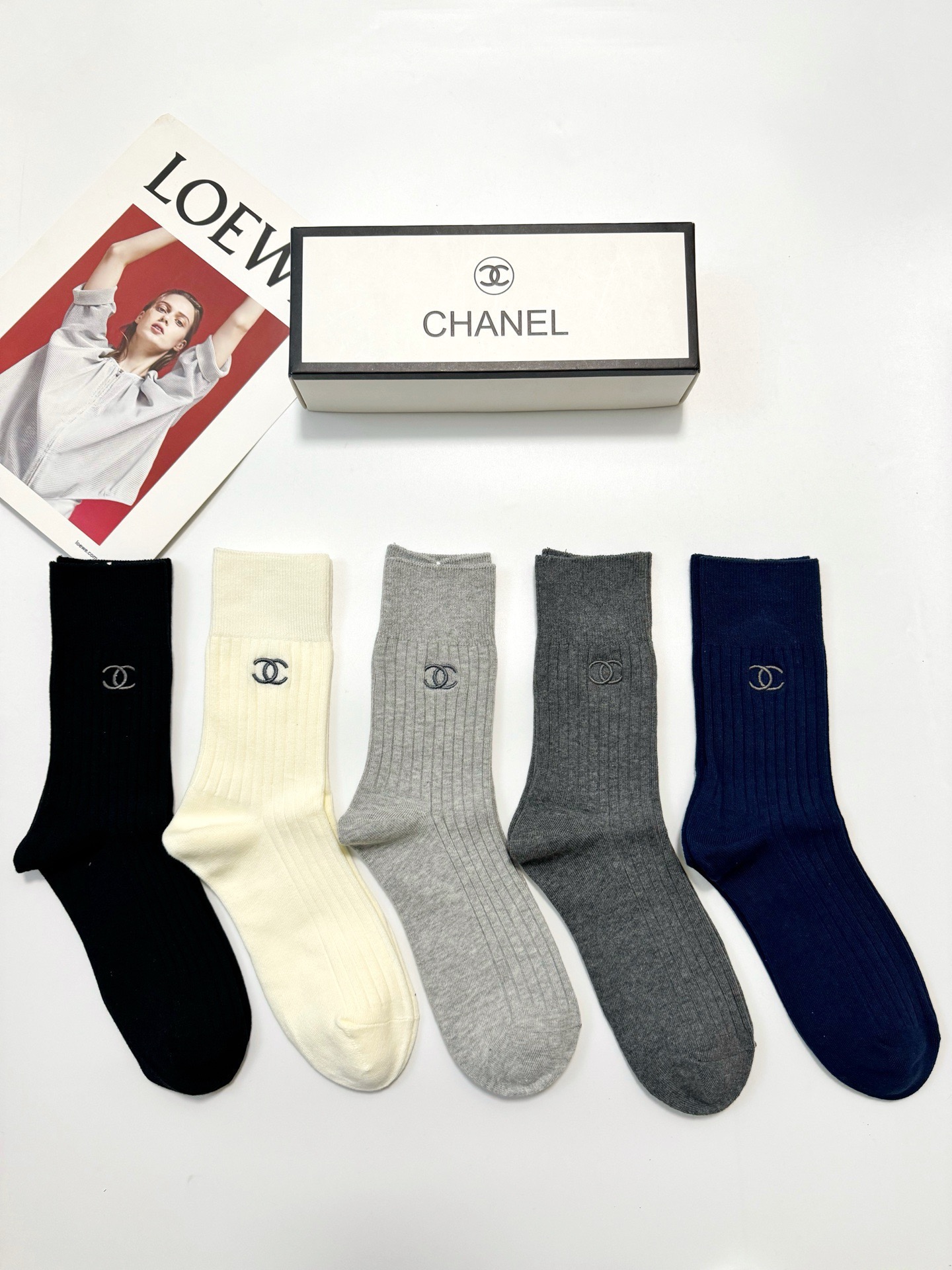 配包装🌟【一盒5双】🌟Chanel 香奈儿 经典字母 logo双针针织 纯棉 中筒袜 ！超级软糯亲肤！🌟
