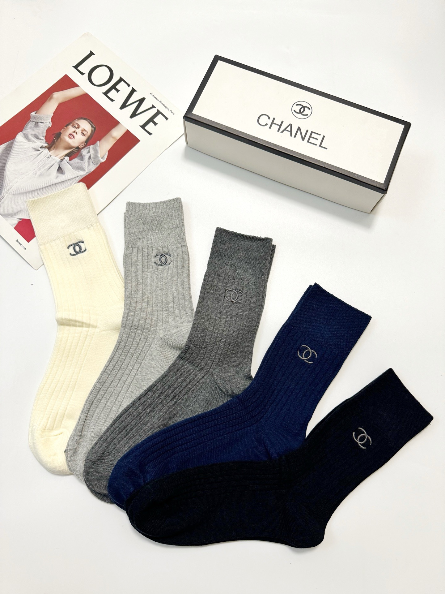配包装🌟【一盒5双】🌟Chanel 香奈儿 经典字母 logo双针针织 纯棉 中筒袜 ！超级软糯亲肤！🌟