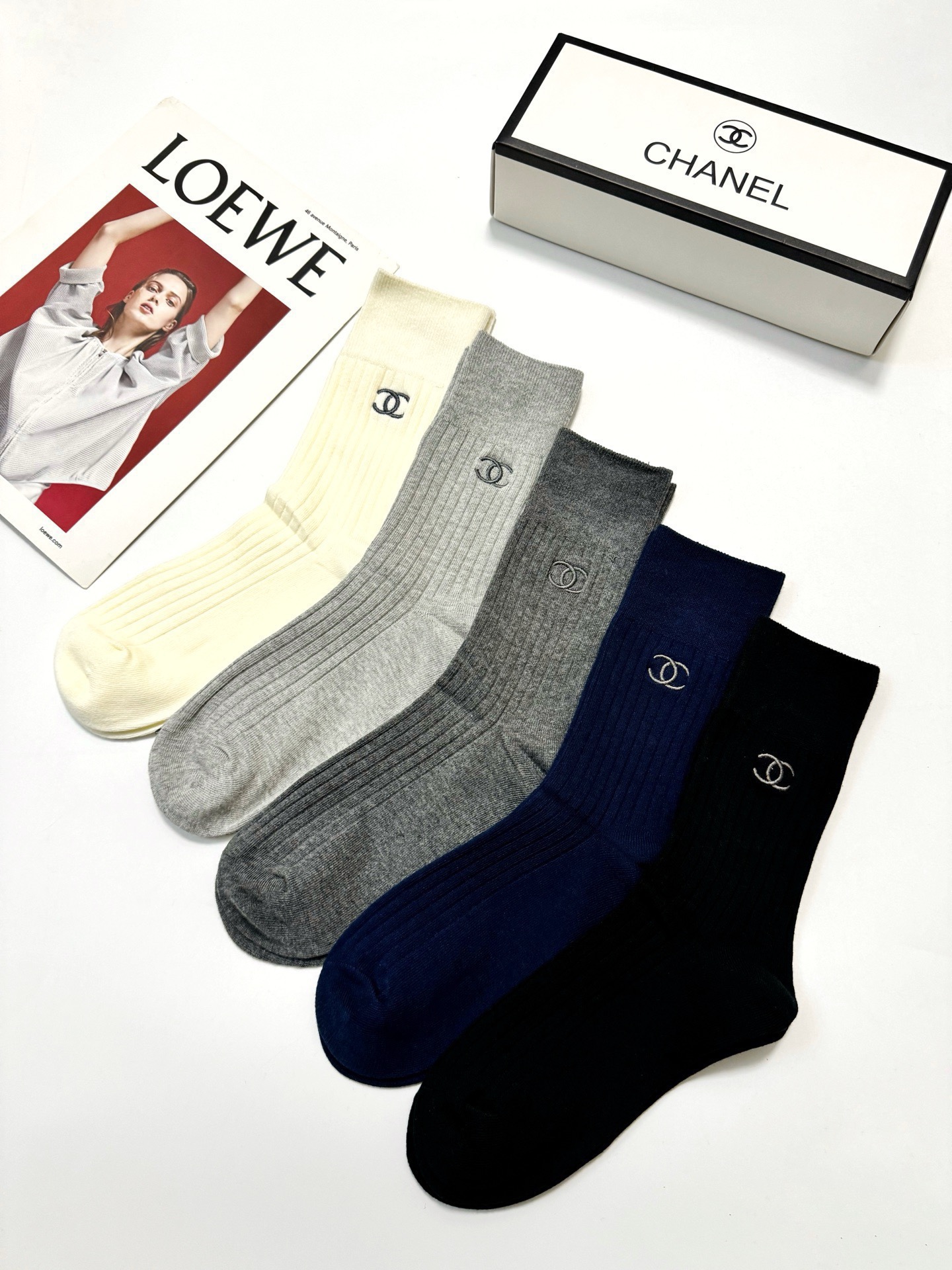 配包装🌟【一盒5双】🌟Chanel 香奈儿 经典字母 logo双针针织 纯棉 中筒袜 ！超级软糯亲肤！🌟