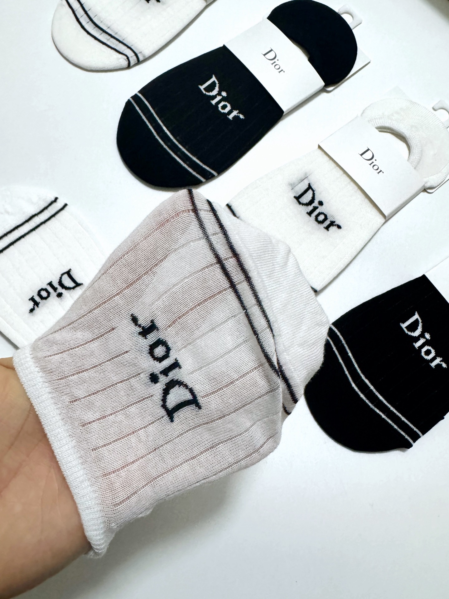 配包装🌟【一盒5双】 🌟Dior 迪奥 经典字母logo 纯棉船袜 ，ins超火爆条纹短袜，纯棉面料，潮