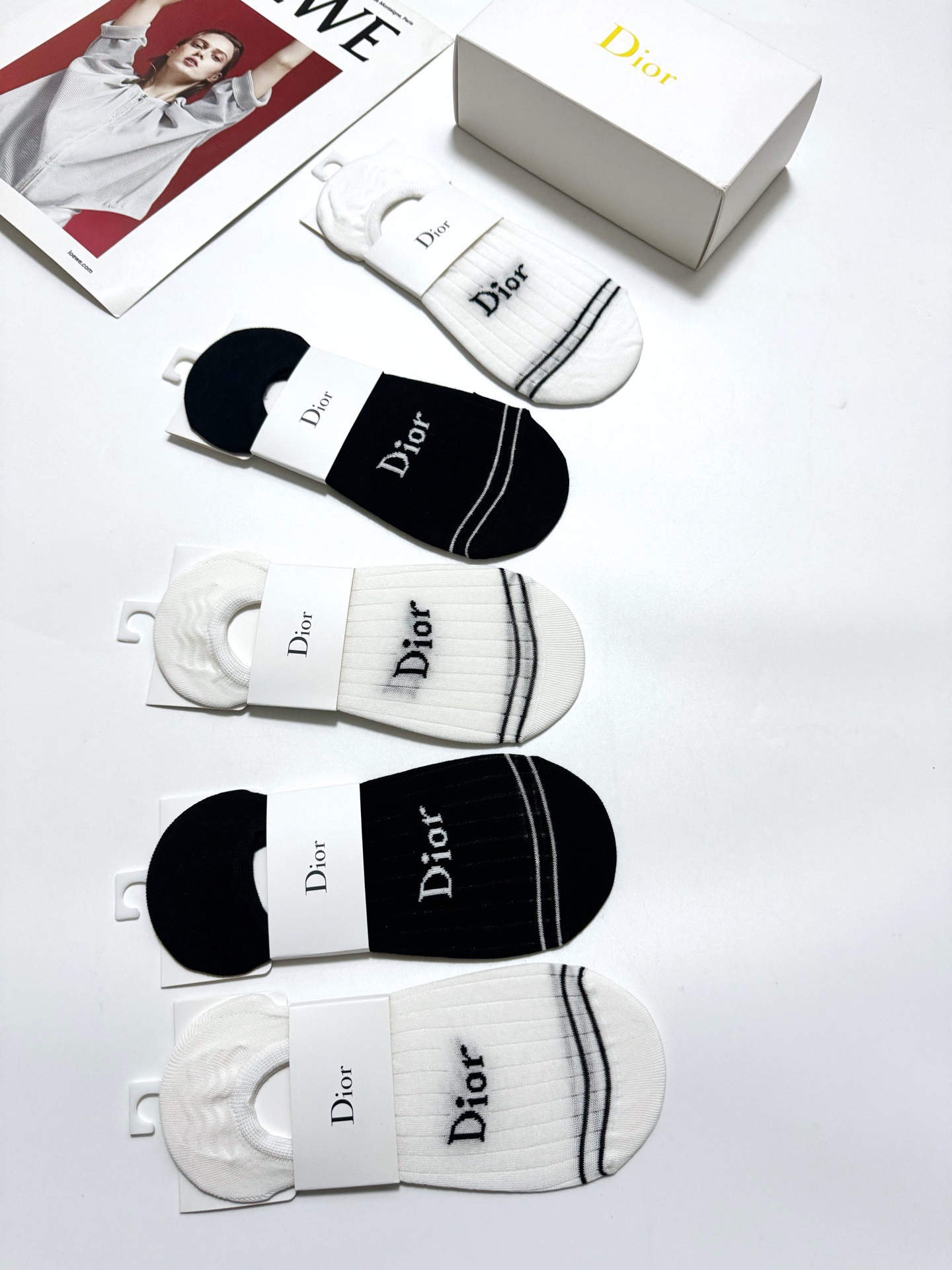 配包装🌟【一盒5双】 🌟Dior 迪奥 经典字母logo 纯棉船袜 ，ins超火爆条纹短袜，纯棉面料，潮