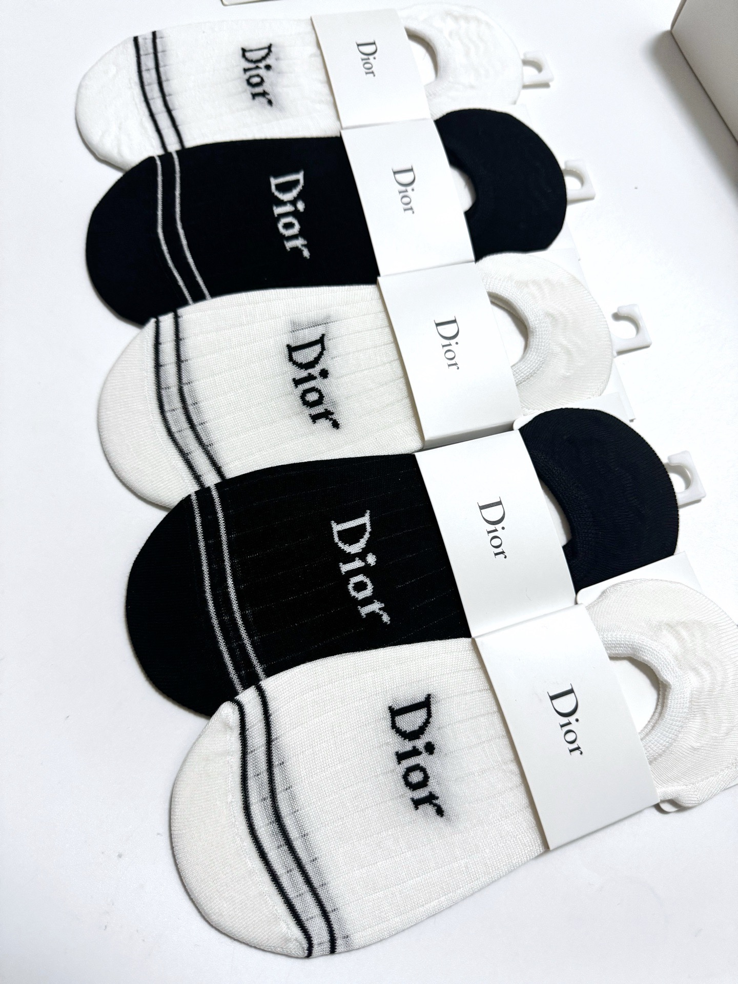 配包装🌟【一盒5双】 🌟Dior 迪奥 经典字母logo 纯棉船袜 ，ins超火爆条纹短袜，纯棉面料，潮