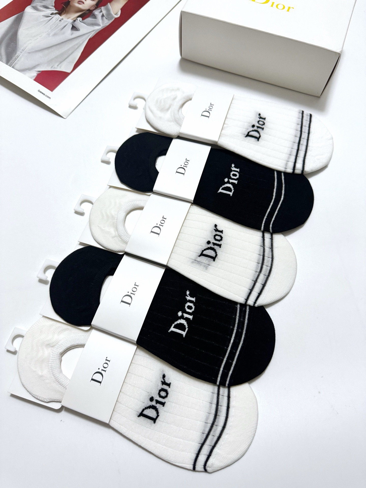 配包装🌟【一盒5双】 🌟Dior 迪奥 经典字母logo 纯棉船袜 ，ins超火爆条纹短袜，纯棉面料，潮