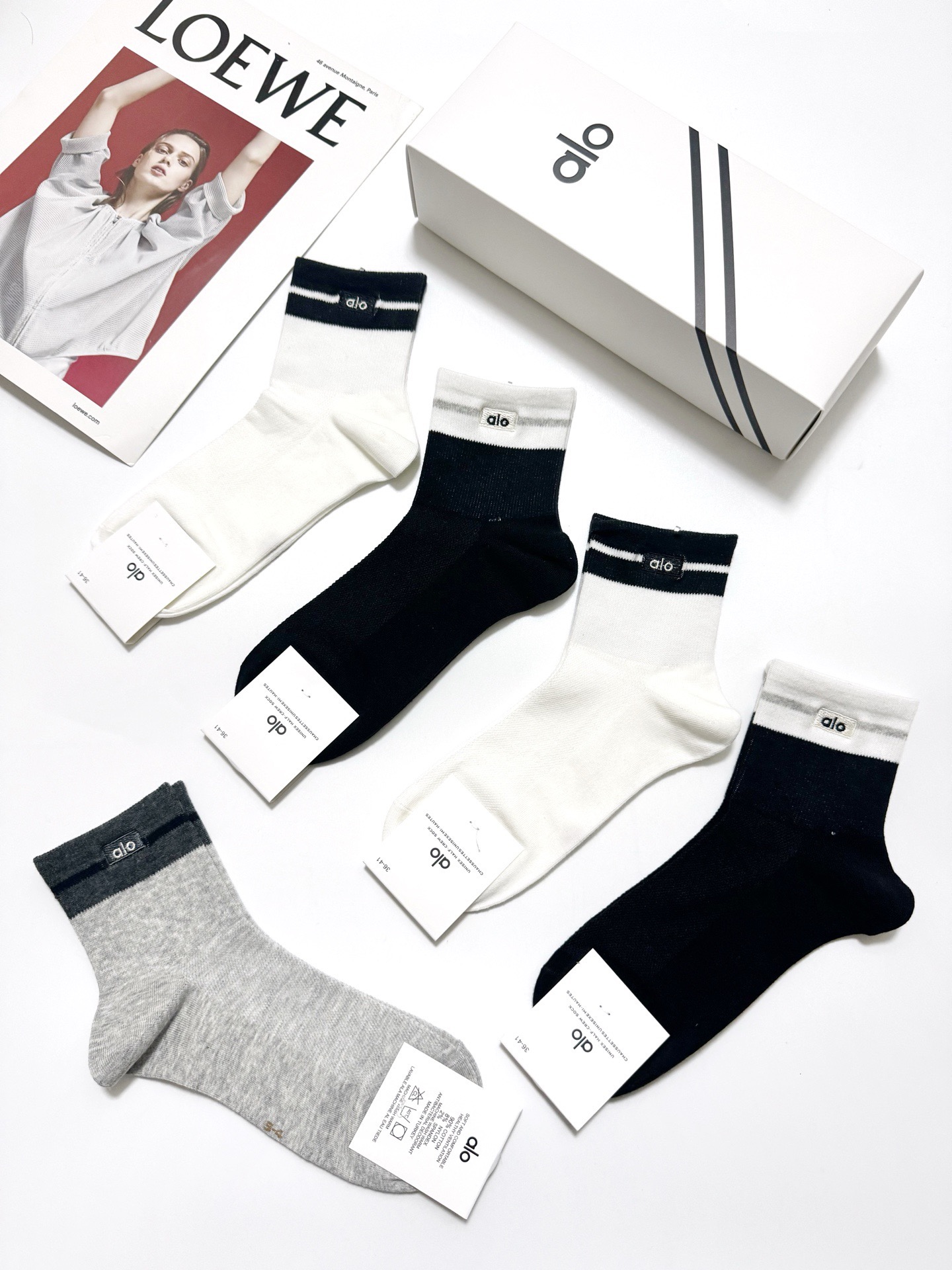 配包装🌟【一盒5 双】 🌟alo 经典刺绣字母logo 纯棉 中筒袜 ，软糯亲肤，ins超火爆配色 ，秋