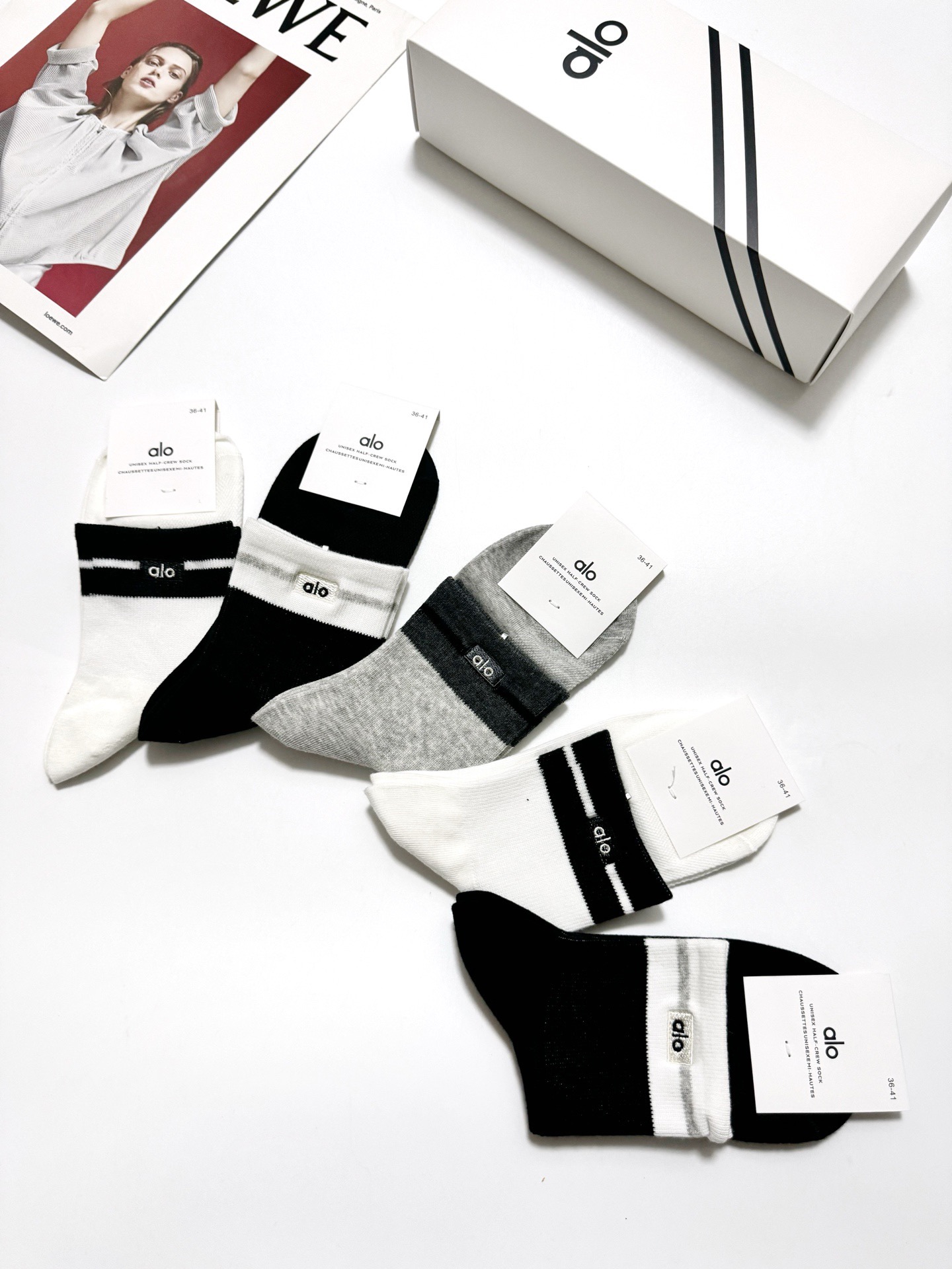配包装🌟【一盒5 双】 🌟alo 经典刺绣字母logo 纯棉 中筒袜 ，软糯亲肤，ins超火爆配色 ，秋
