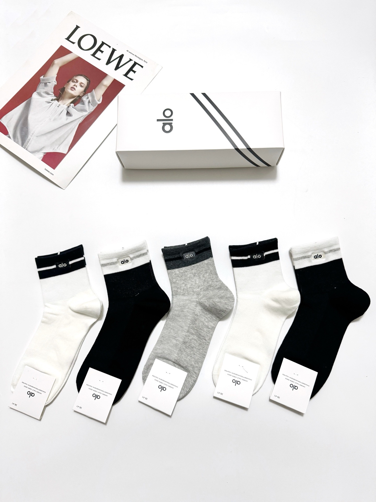 配包装🌟【一盒5 双】 🌟alo 经典刺绣字母logo 纯棉 中筒袜 ，软糯亲肤，ins超火爆配色 ，秋