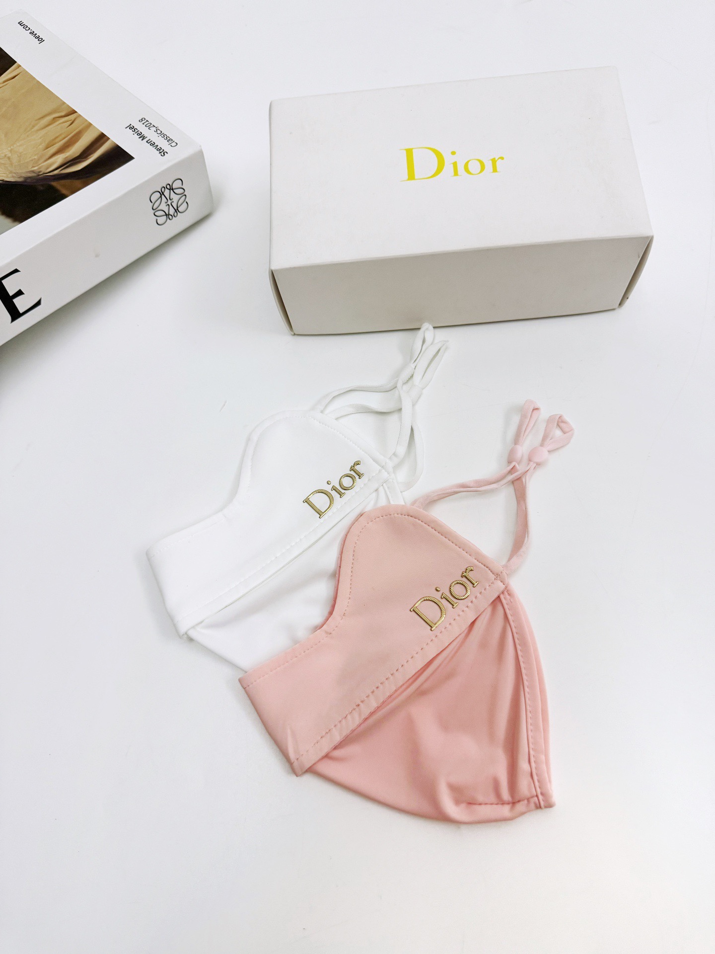 配盒子🌟【一盒2个】🌟 Dior 迪奥 经典字母logo冰丝防晒口罩，防紫外线的夏季神器，护眼角防晒口罩