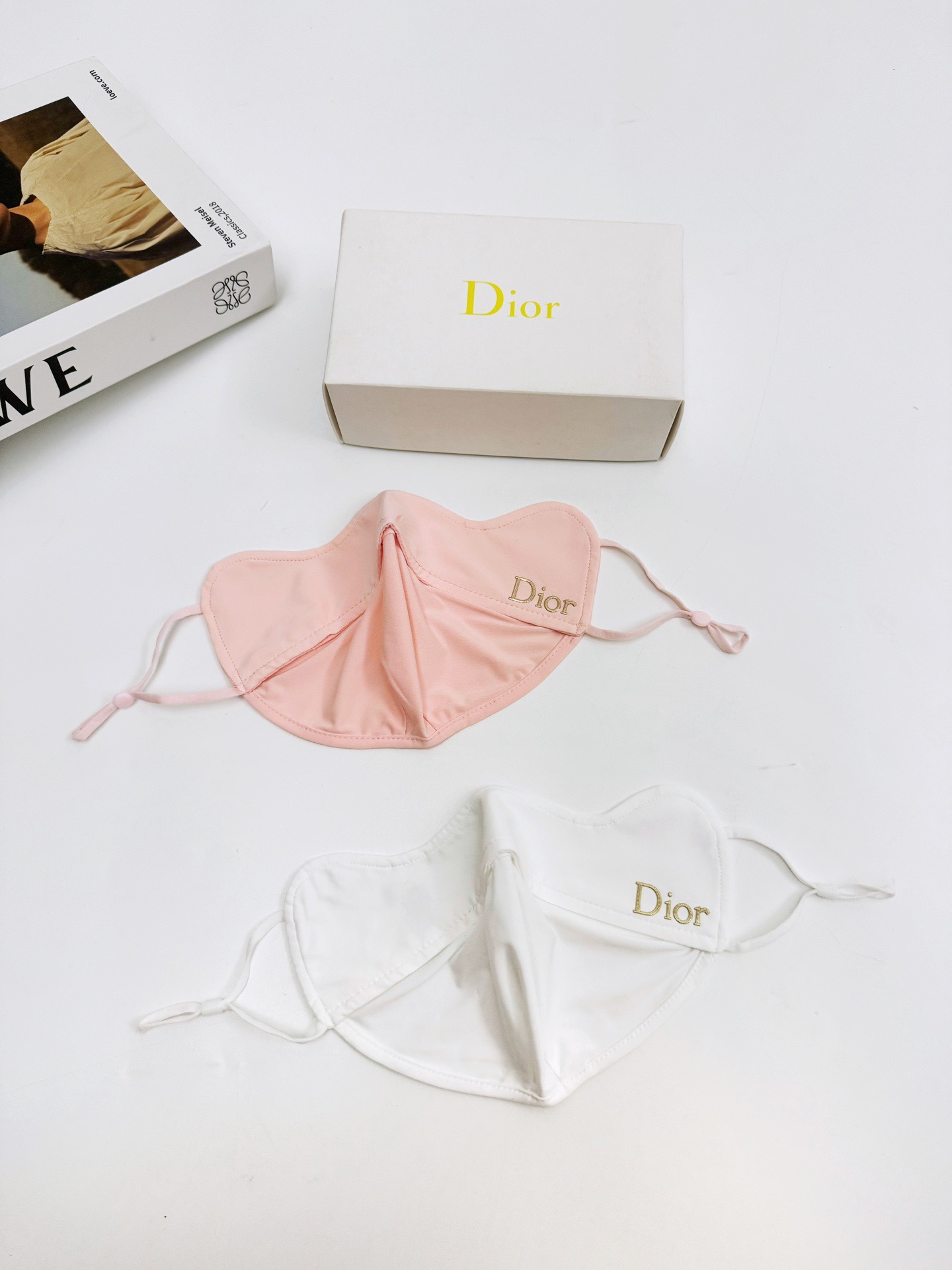 配盒子🌟【一盒2个】🌟 Dior 迪奥 经典字母logo冰丝防晒口罩，防紫外线的夏季神器，护眼角防晒口罩