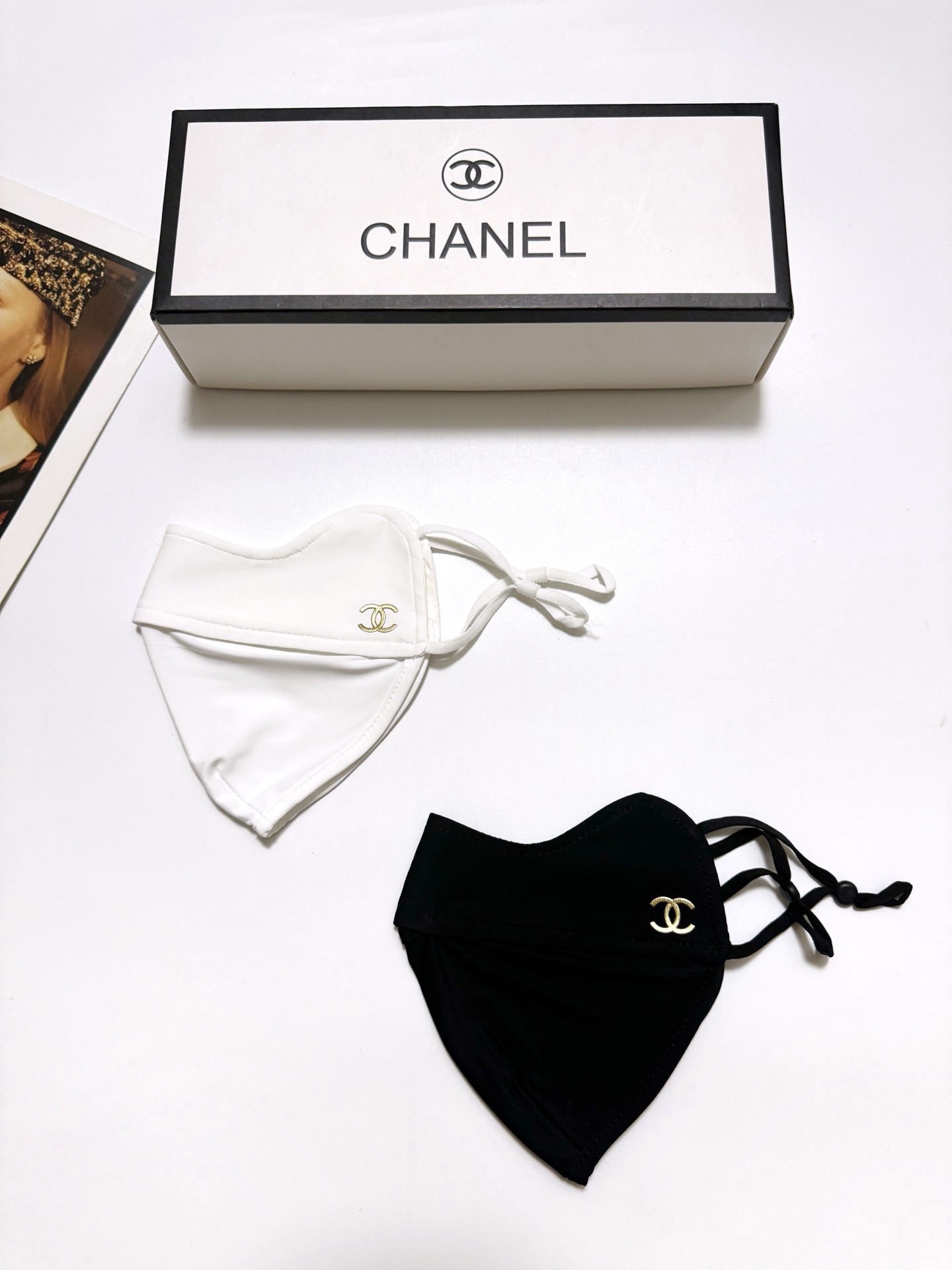 配盒子🌟【一盒2个】🌟 Chanel 香奈儿 经典字母logo冰丝防晒口罩，防紫外线的夏季神器，护眼角防