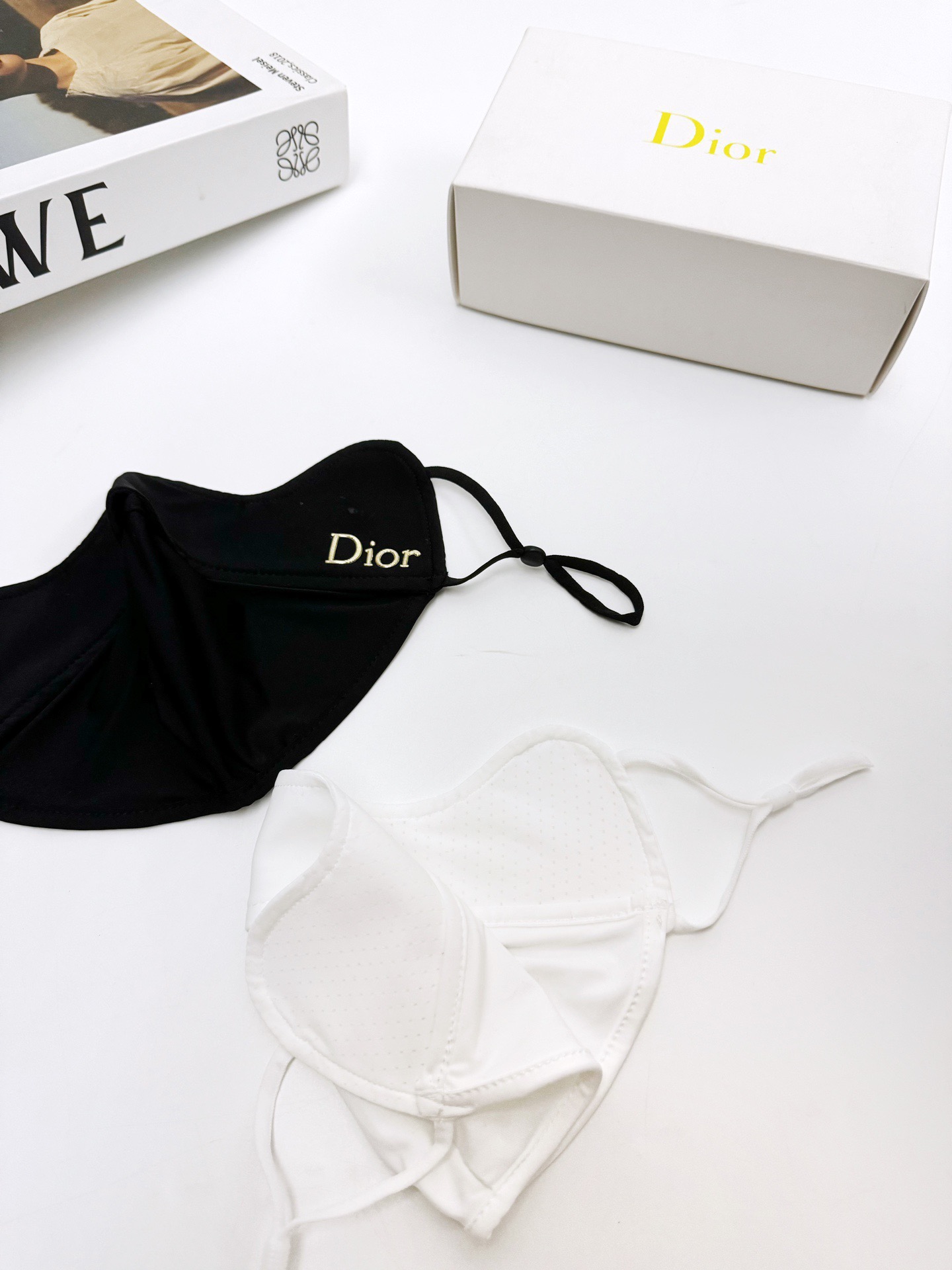配盒子🌟【一盒2个】🌟 Dior 迪奥 经典字母logo冰丝防晒口罩，防紫外线的夏季神器，护眼角防晒口罩