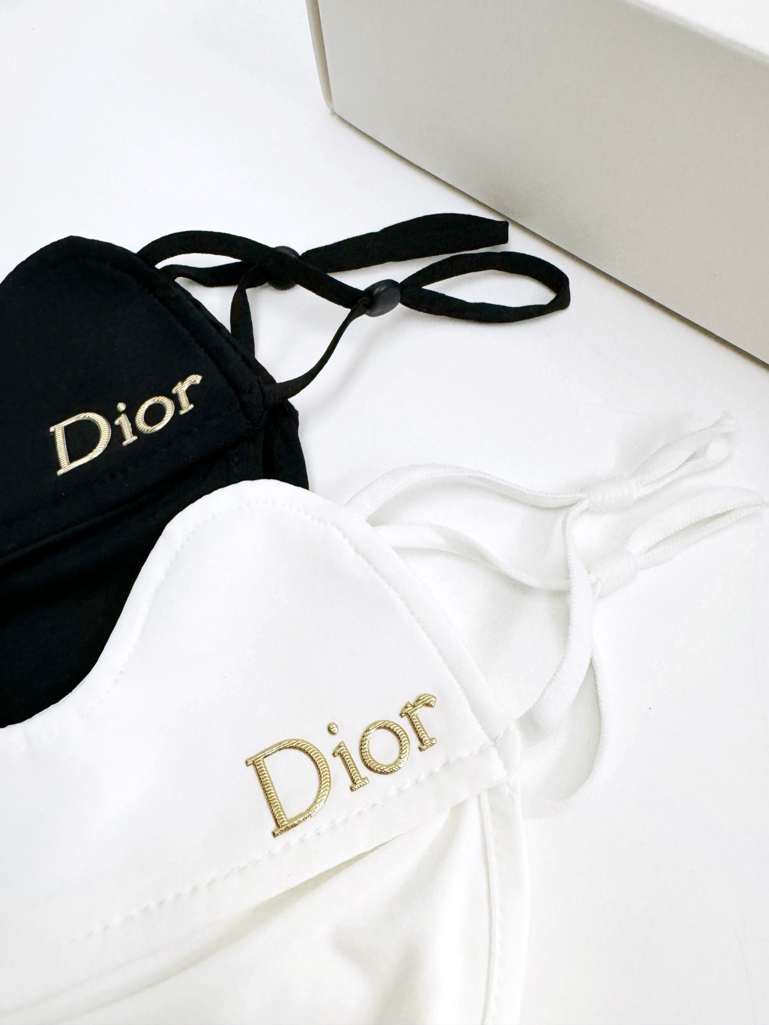 配盒子🌟【一盒2个】🌟 Dior 迪奥 经典字母logo冰丝防晒口罩，防紫外线的夏季神器，护眼角防晒口罩